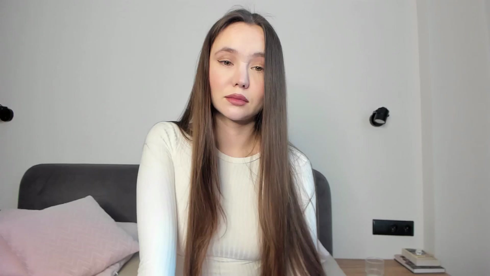 Gallery image thumbnail from SofiaShy's myfreecams stream on, 03/10/2024, 13:08 image 10 of 20