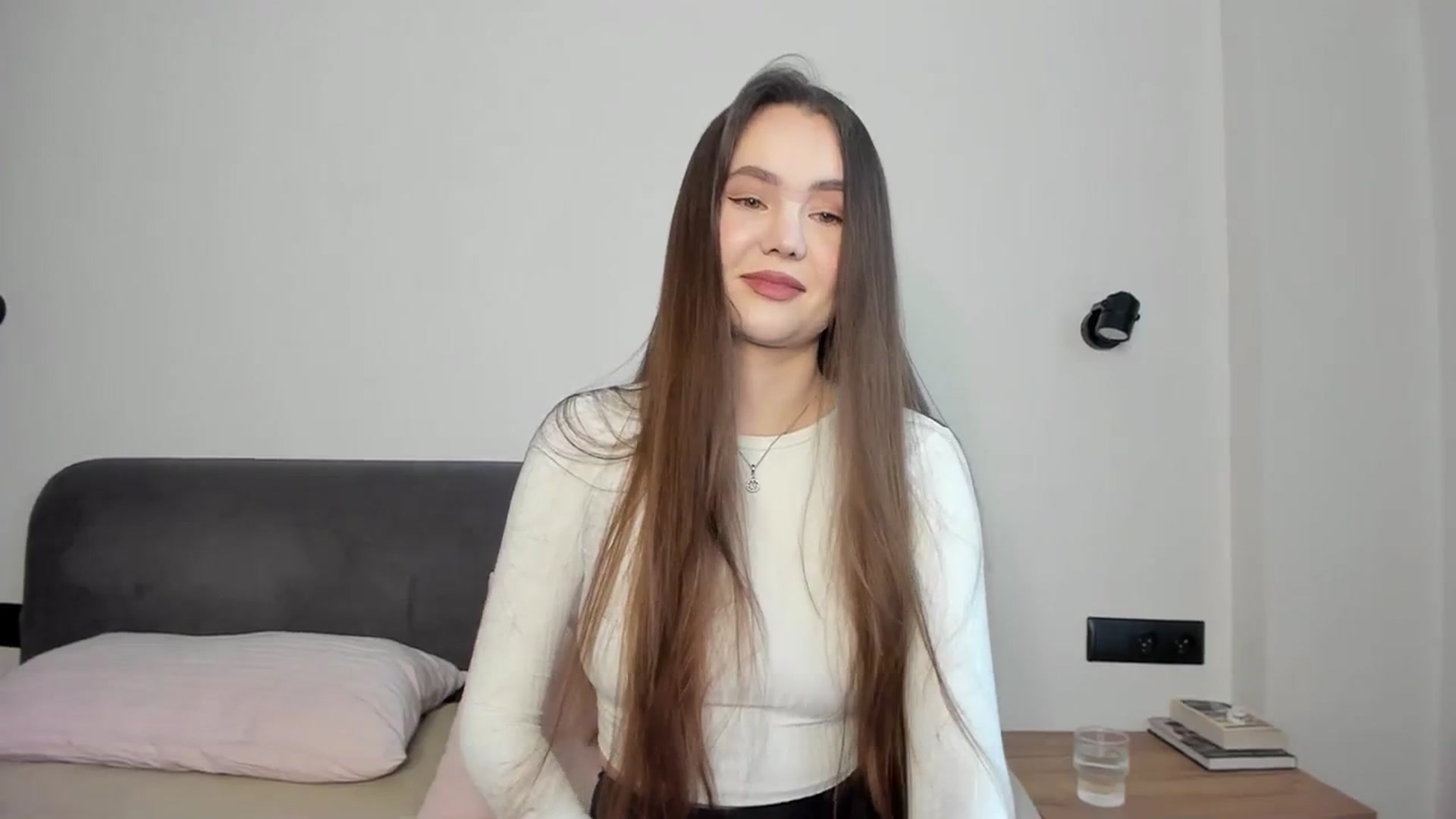 Gallery image thumbnail from SofiaShy's myfreecams stream on, 03/30/2024, 13:32 image 9 of 20