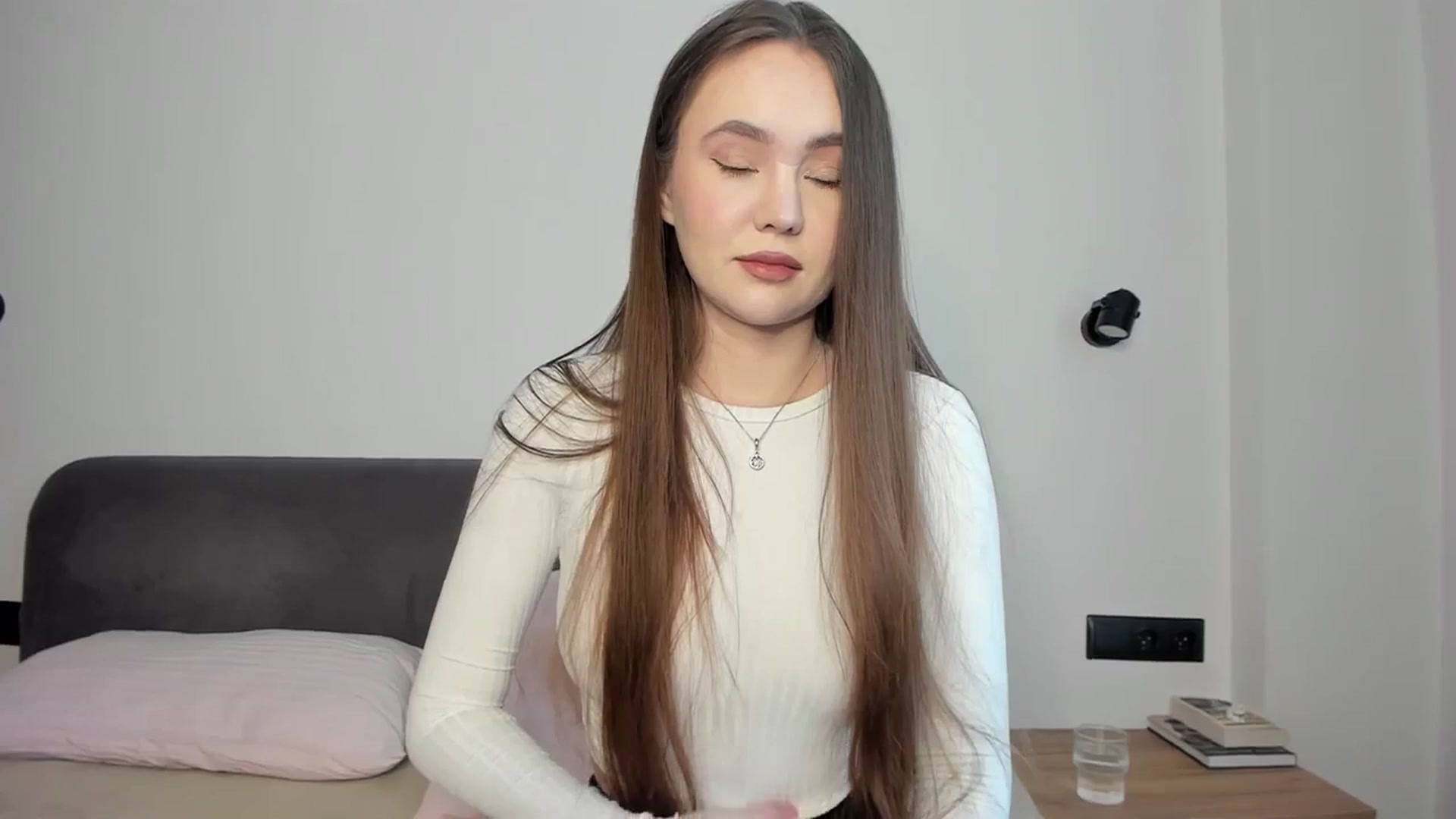 Gallery image thumbnail from SofiaShy's myfreecams stream on, 03/30/2024, 13:32 image 4 of 20