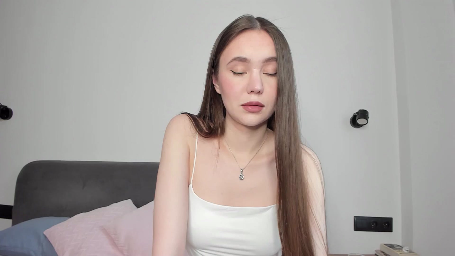 Gallery image thumbnail from SofiaShy's myfreecams stream on, 05/07/2024, 11:24 image 17 of 20