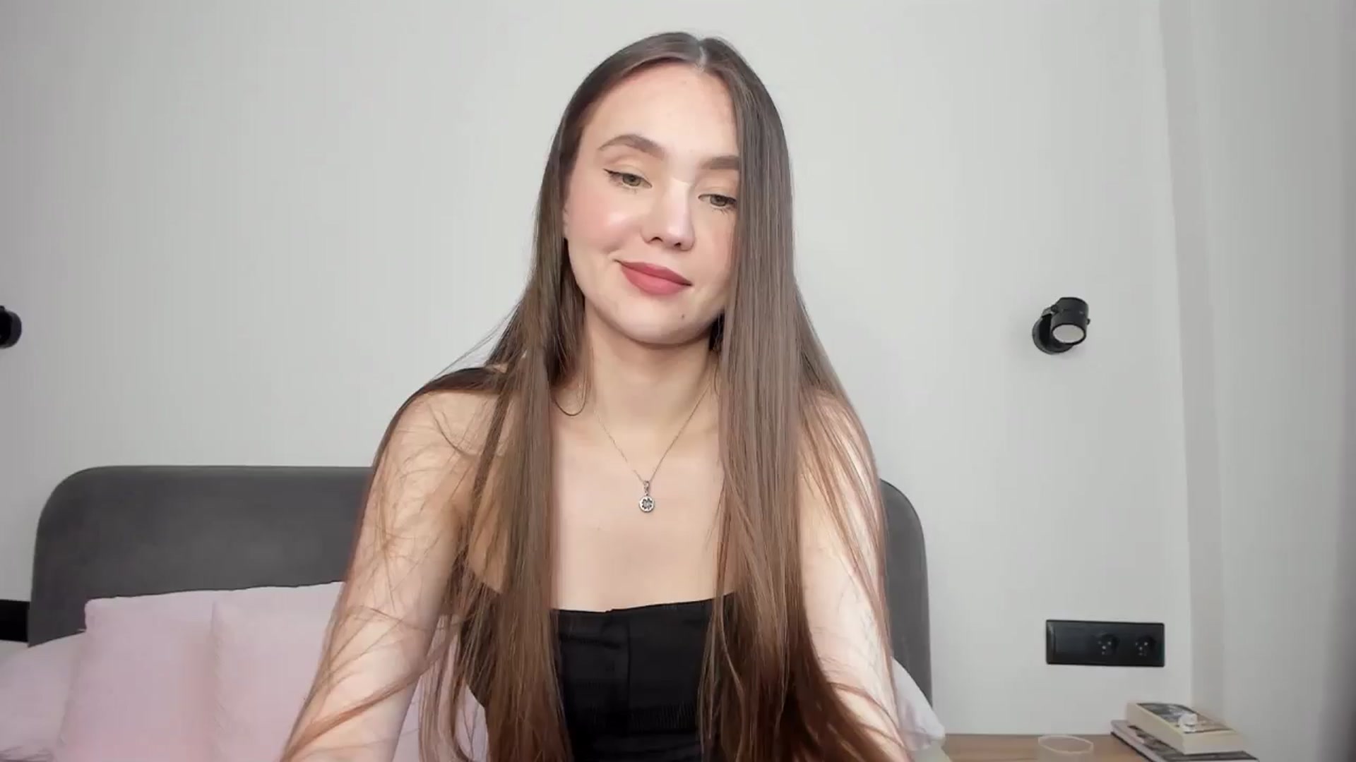 Gallery image thumbnail from SofiaShy's myfreecams stream on, 05/25/2024, 13:36 image 12 of 20