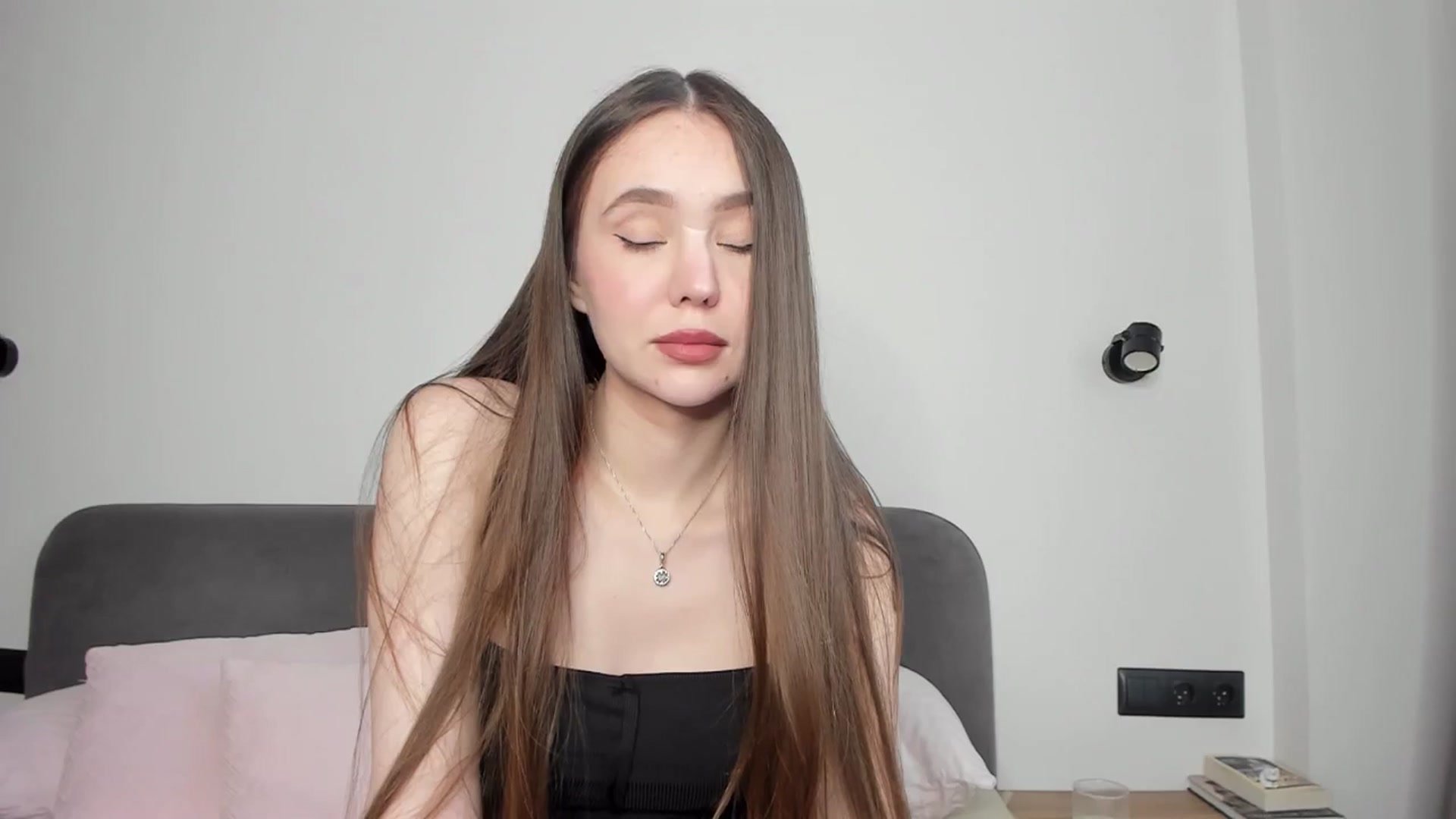 Gallery image thumbnail from SofiaShy's myfreecams stream on, 05/25/2024, 14:40 image 18 of 20