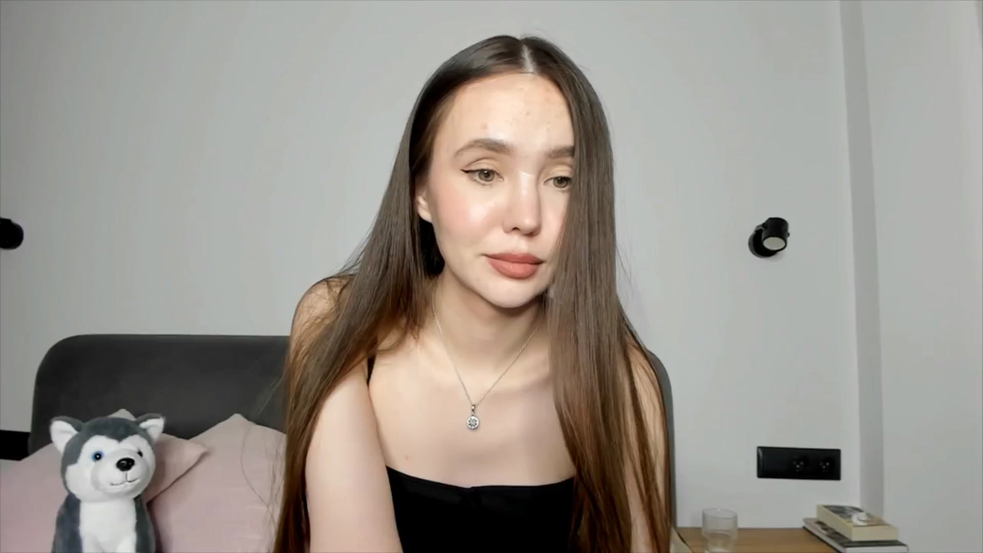 Gallery image thumbnail from SofiaShy's myfreecams stream on, 06/19/2024, 14:37 image 13 of 20