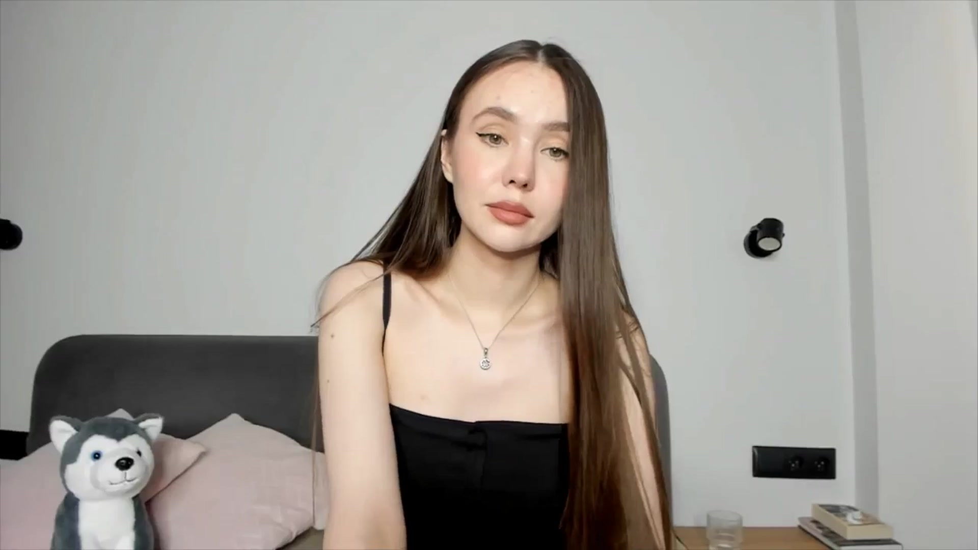 Gallery image thumbnail from SofiaShy's myfreecams stream on, 06/19/2024, 14:37 image 7 of 20