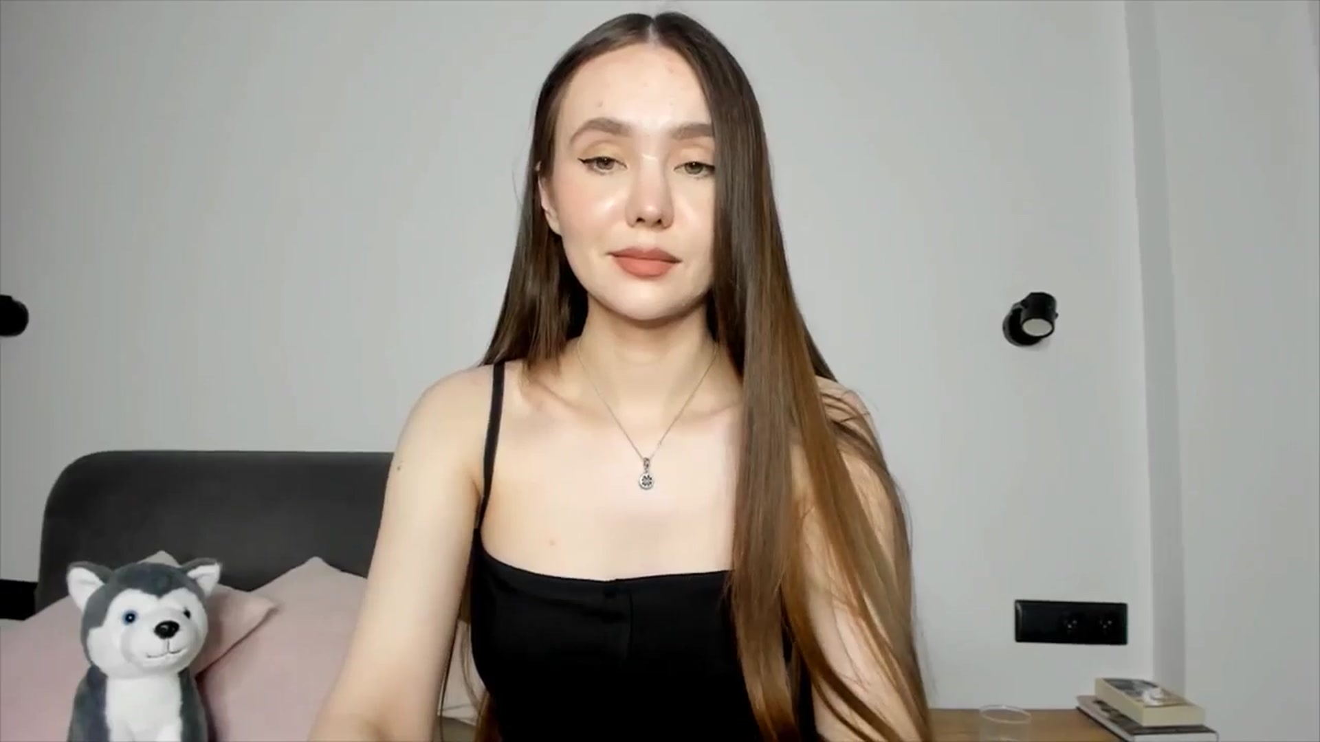 Gallery image thumbnail from SofiaShy's myfreecams stream on, 06/19/2024, 14:37 image 17 of 20