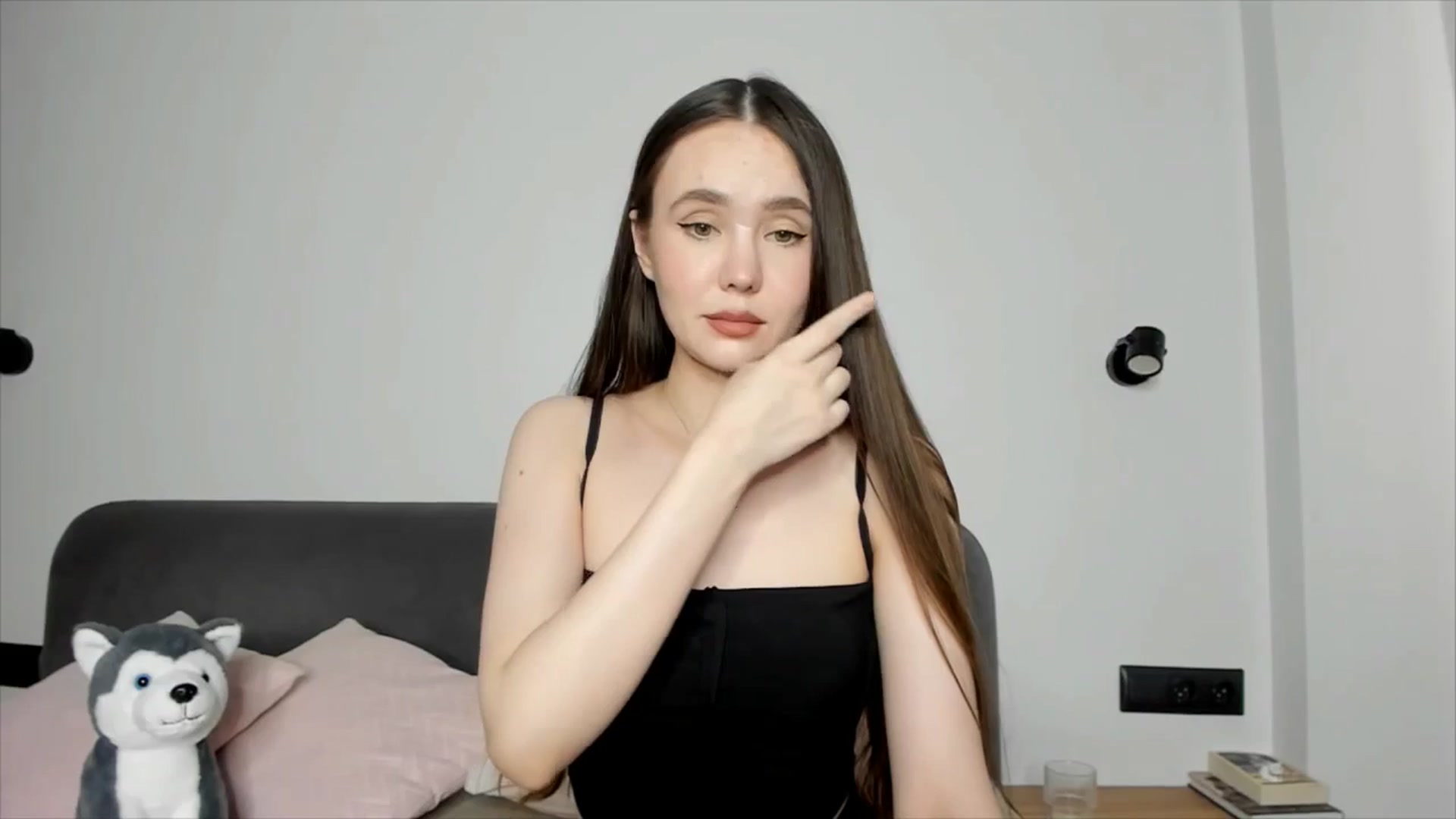 Gallery image thumbnail from SofiaShy's myfreecams stream on, 06/19/2024, 14:37 image 11 of 20