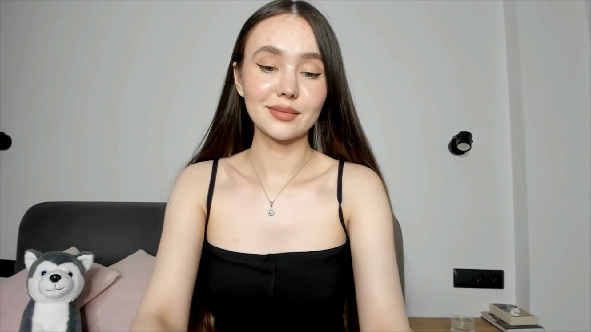 Gallery image thumbnail from SofiaShy's myfreecams stream on, 06/19/2024, 14:37 image 20 of 20