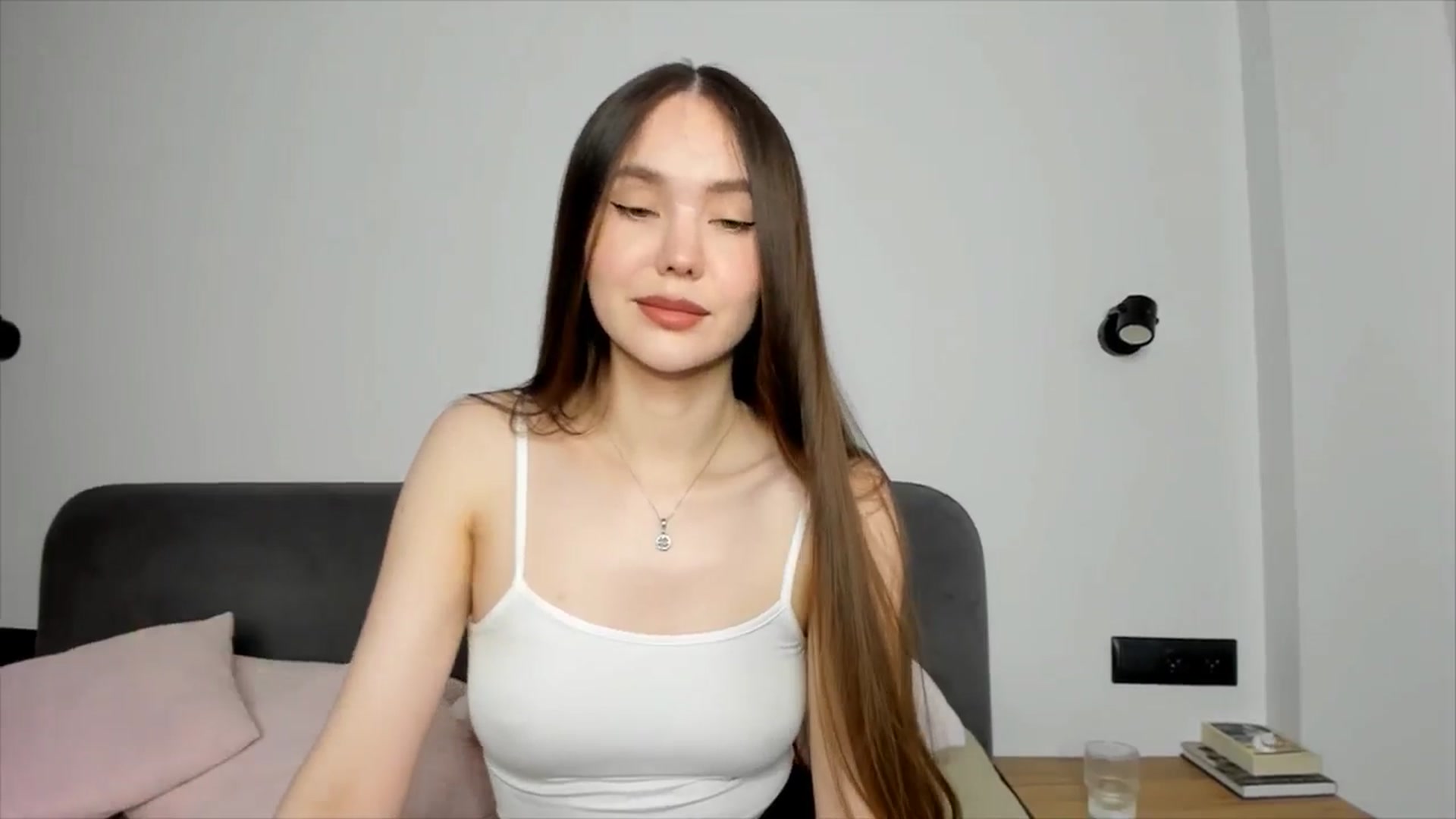 Gallery image thumbnail from SofiaShy's myfreecams stream on, 06/20/2024, 15:03 image 6 of 20