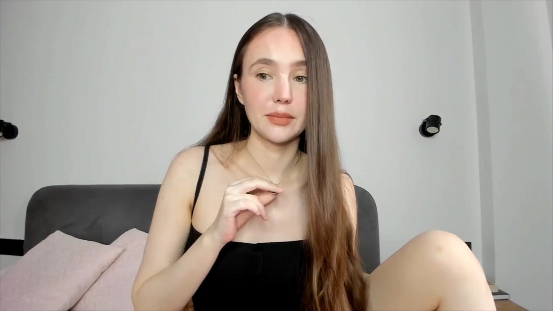 Gallery image thumbnail from SofiaShy's myfreecams stream on, 07/18/2024, 12:31 image 4 of 20