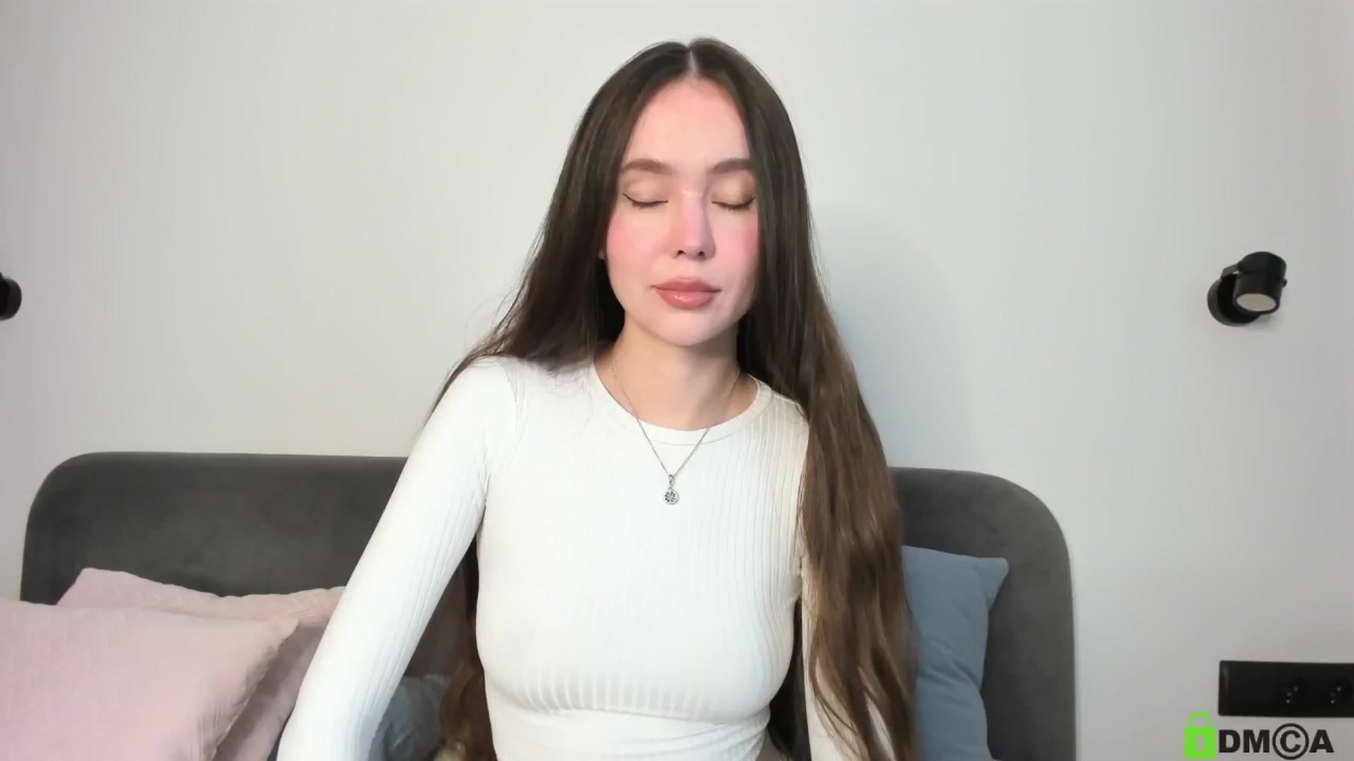 Gallery image thumbnail from SofiaShy's myfreecams stream on, 10/06/2024, 12:53 image 5 of 20