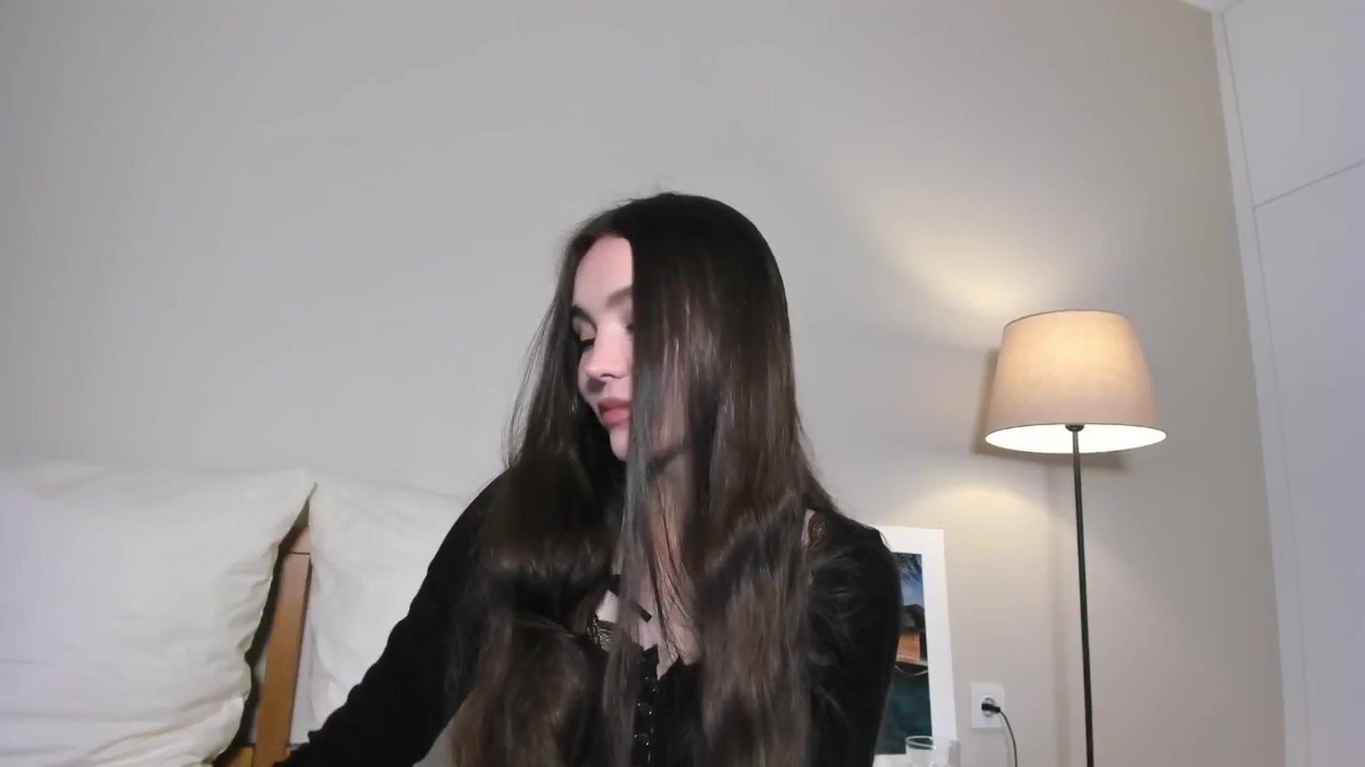 Gallery image thumbnail from SofiaShy's myfreecams stream on, 03/31/2025, 09:31 image 18 of 20