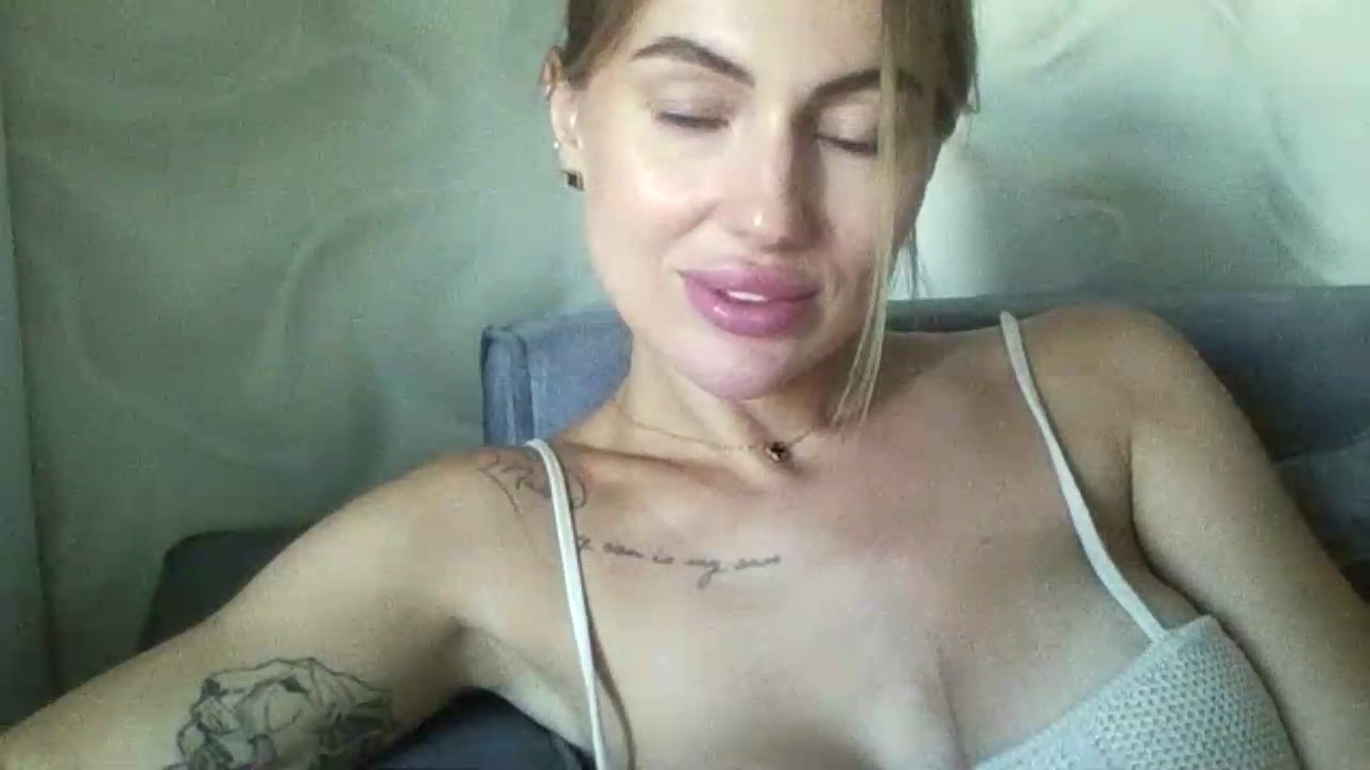 Gallery image thumbnail from SofiaSimons's myfreecams stream on, 07/31/2026, 09:03 image 6 of 20