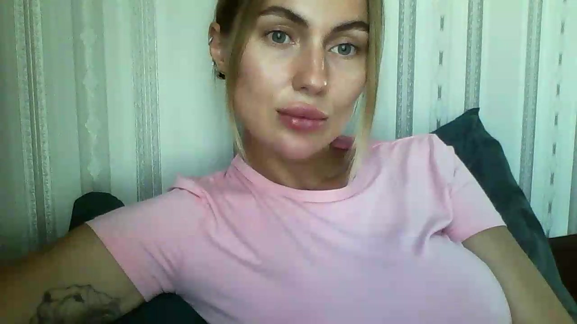 Gallery image thumbnail from SofiaSimons's myfreecams stream on, 08/05/2026, 15:32 image 13 of 20