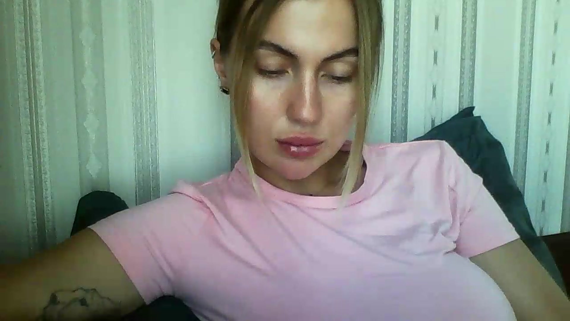 Gallery image thumbnail from SofiaSimons's myfreecams stream on, 08/05/2026, 15:32 image 16 of 20