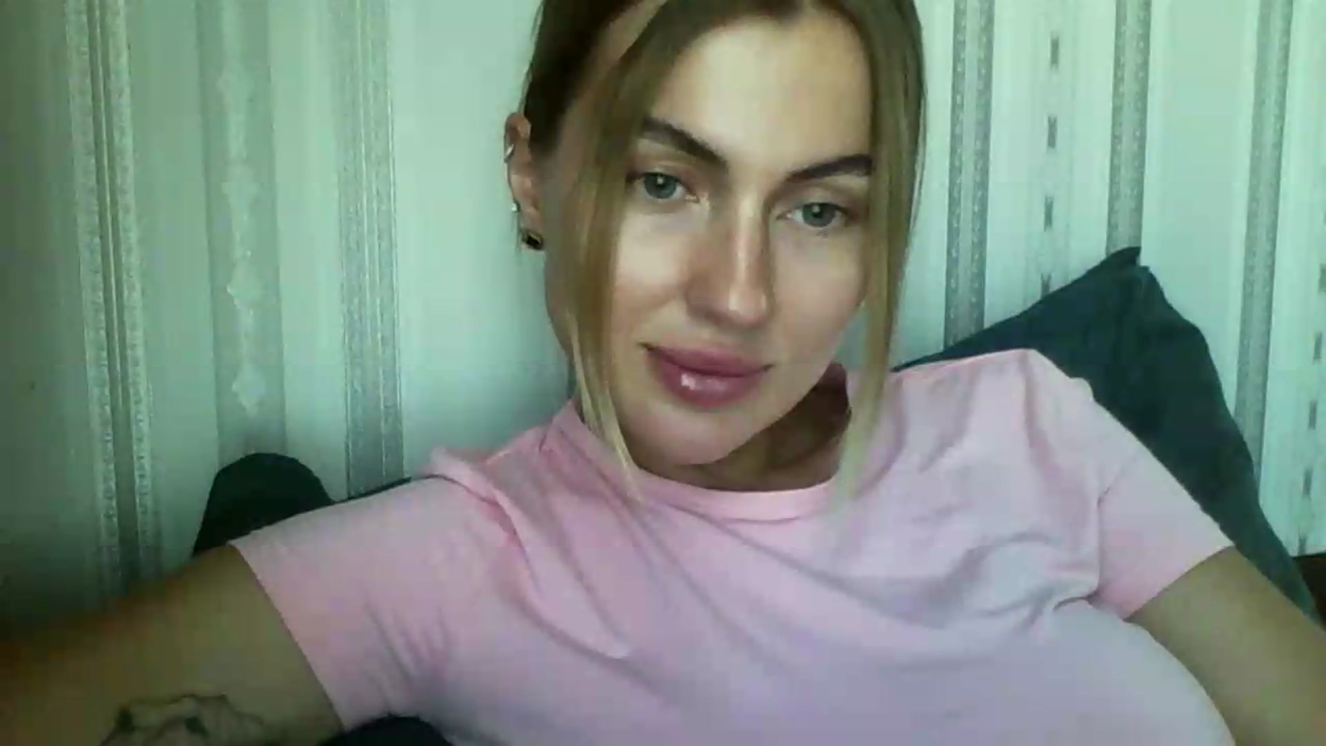 Gallery image thumbnail from SofiaSimons's myfreecams stream on, 08/05/2026, 15:50 image 12 of 20