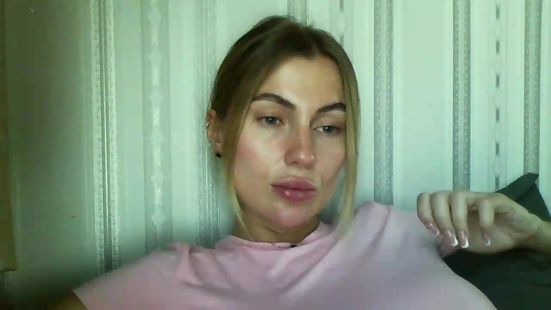 Gallery image thumbnail from SofiaSimons's myfreecams stream on, 08/05/2026, 16:13 image 6 of 20