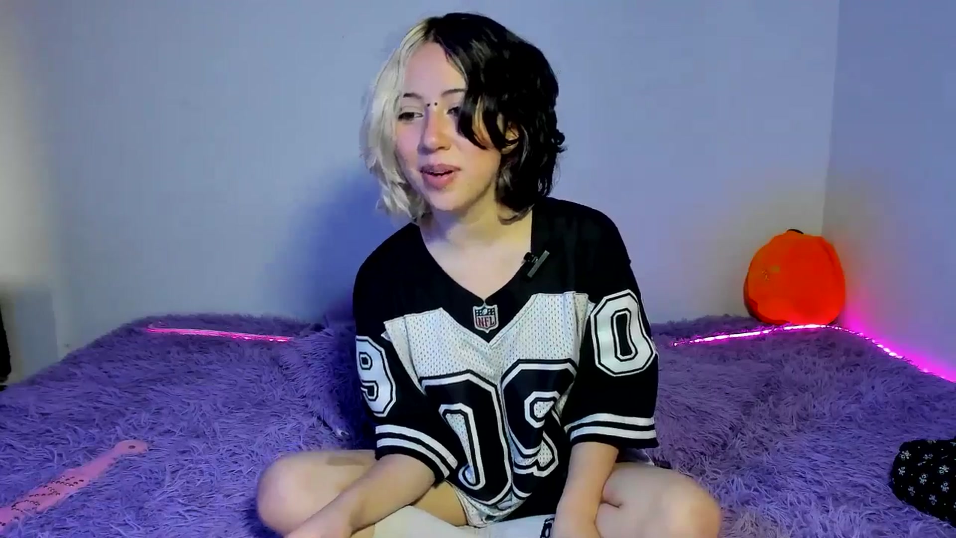 Gallery image thumbnail from Sofia_Equis's myfreecams stream on, 09/18/2025, 15:27 image 2 of 20