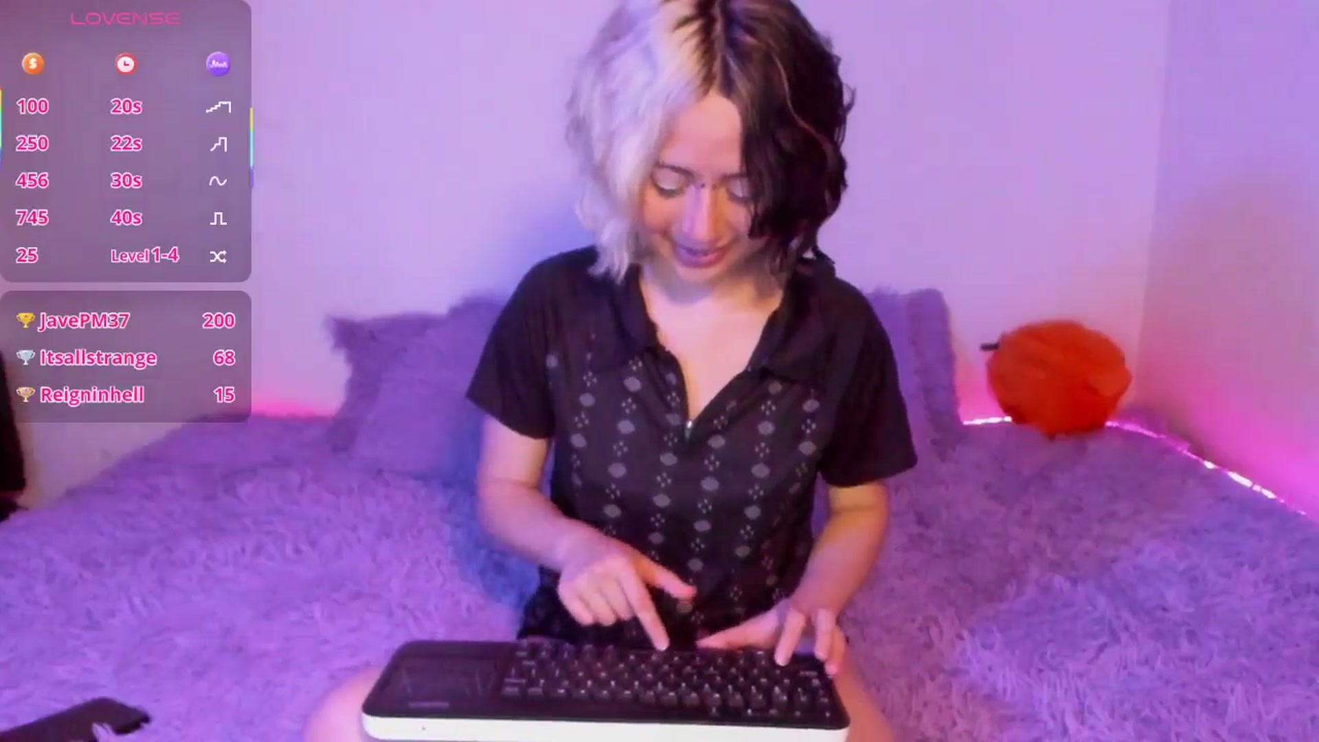 Gallery image thumbnail from Sofia_Equis's myfreecams stream on, 09/26/2025, 13:48 image 8 of 20