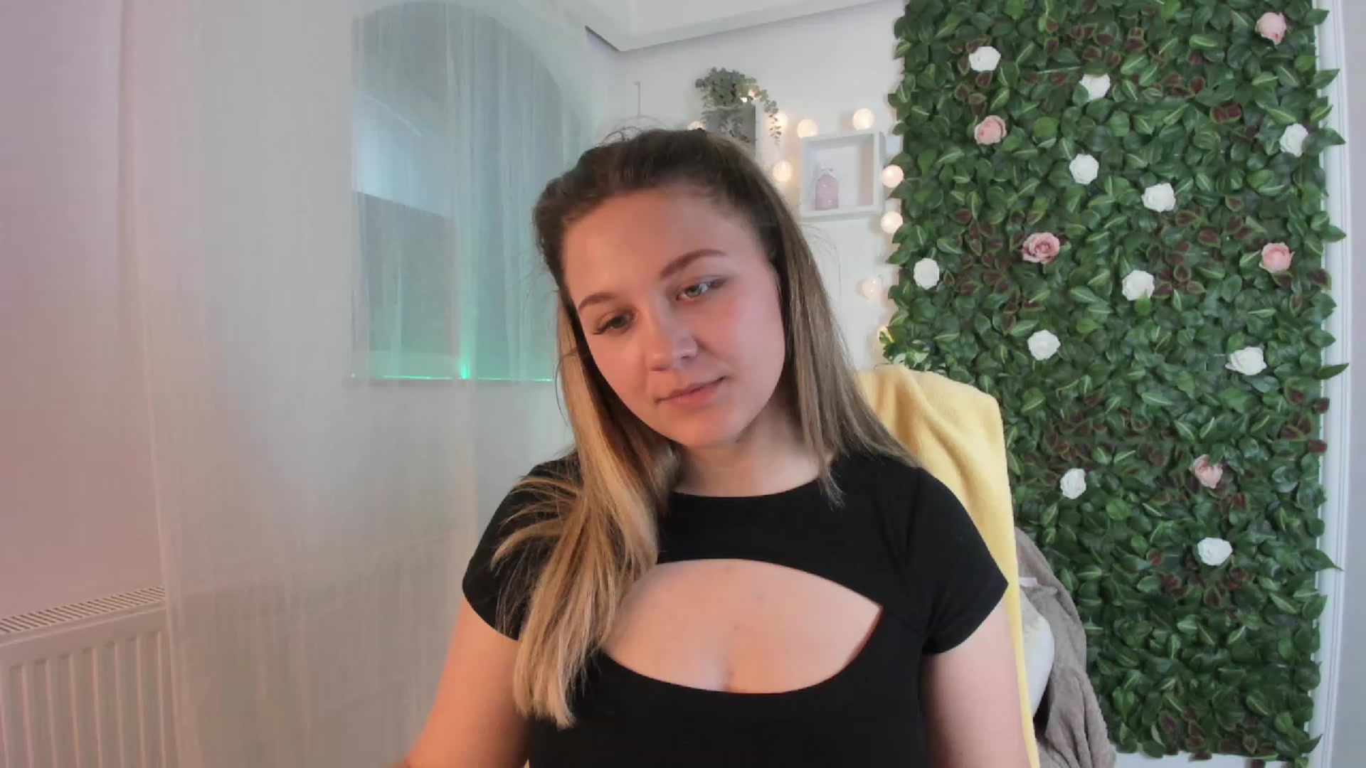 Gallery image thumbnail from Sofia_Lee18's myfreecams stream on, 05/31/2023, 10:40 image 11 of 20