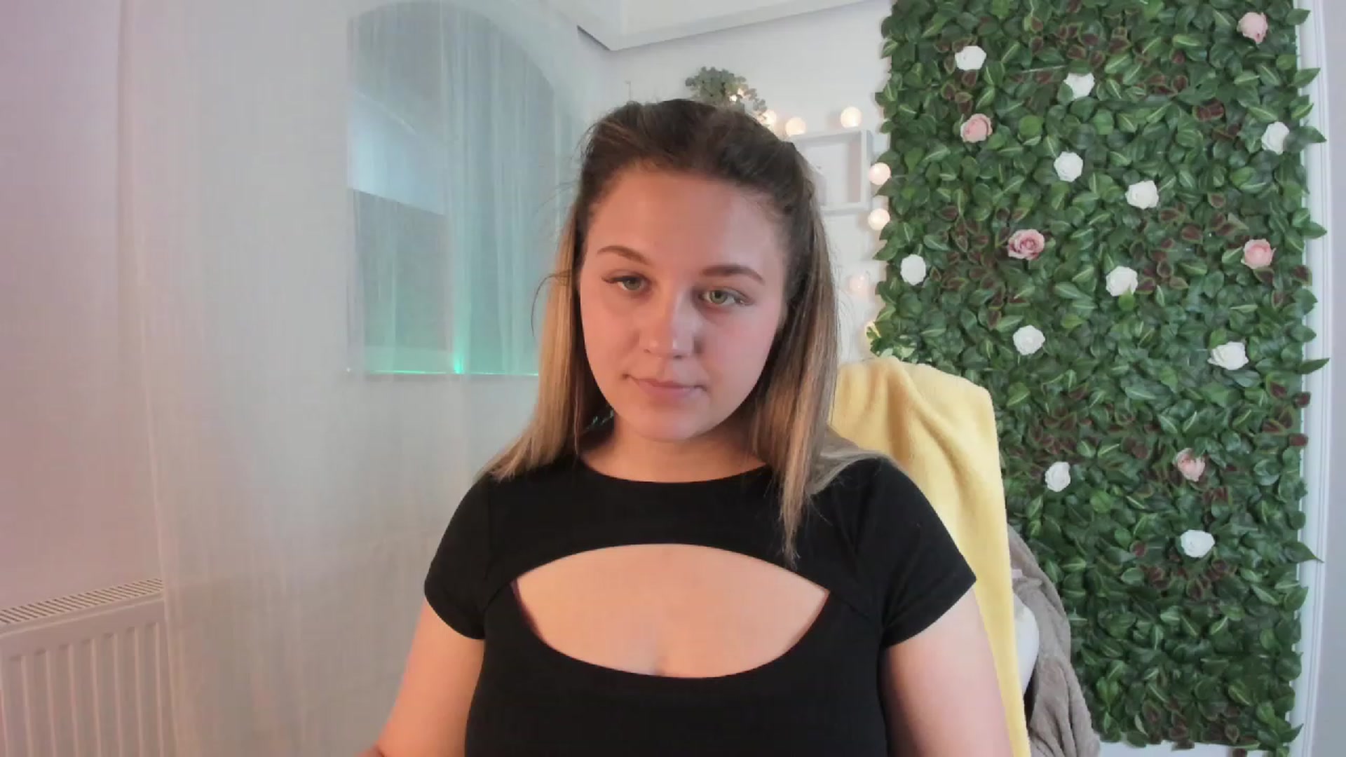 Gallery image thumbnail from Sofia_Lee18's myfreecams stream on, 05/31/2023, 10:40 image 14 of 20