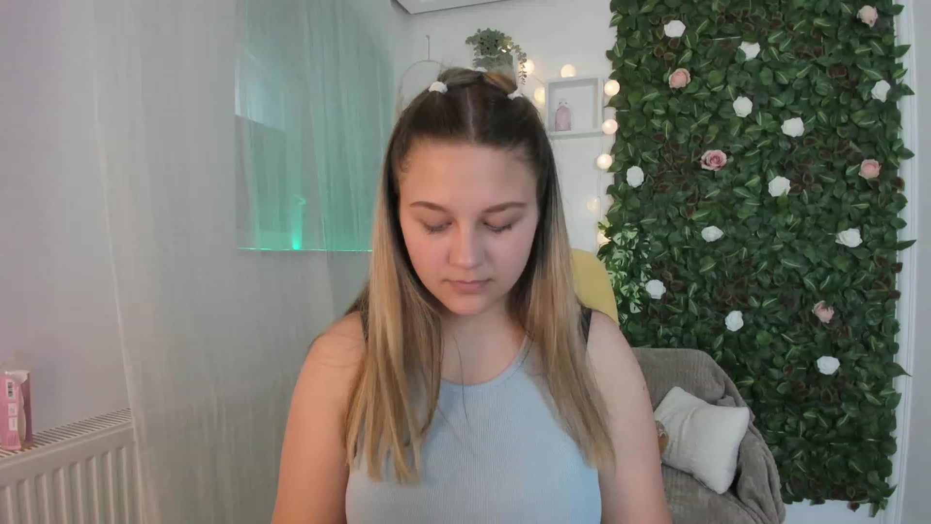 Gallery image thumbnail from Sofia_Lee18's myfreecams stream on, 06/04/2023, 09:02 image 5 of 20