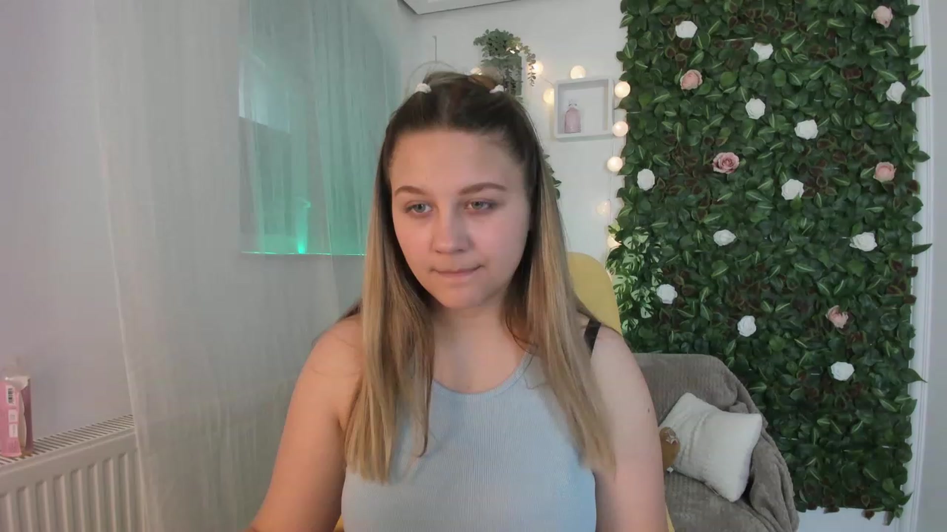 Gallery image thumbnail from Sofia_Lee18's myfreecams stream on, 06/04/2023, 09:02 image 7 of 20