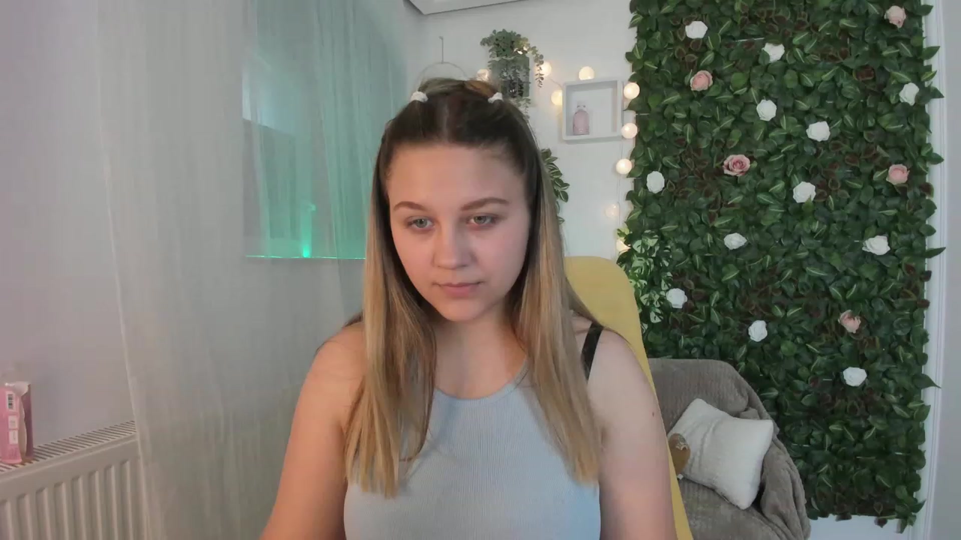 Gallery image thumbnail from Sofia_Lee18's myfreecams stream on, 06/04/2023, 09:02 image 6 of 20
