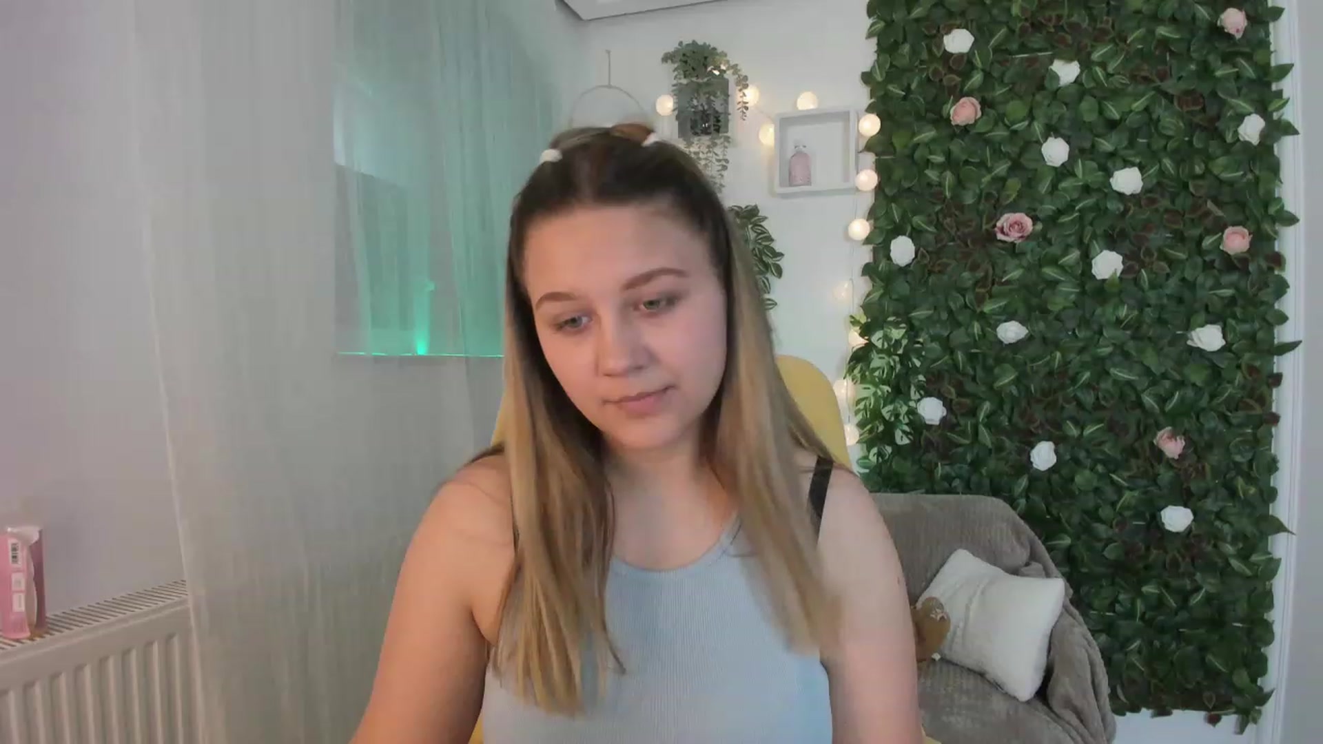 Gallery image thumbnail from Sofia_Lee18's myfreecams stream on, 06/04/2023, 09:02 image 8 of 20