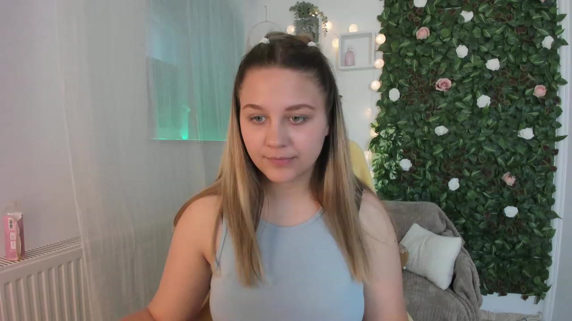 Gallery image thumbnail from Sofia_Lee18's myfreecams stream on, 06/04/2023, 10:58 image 13 of 20