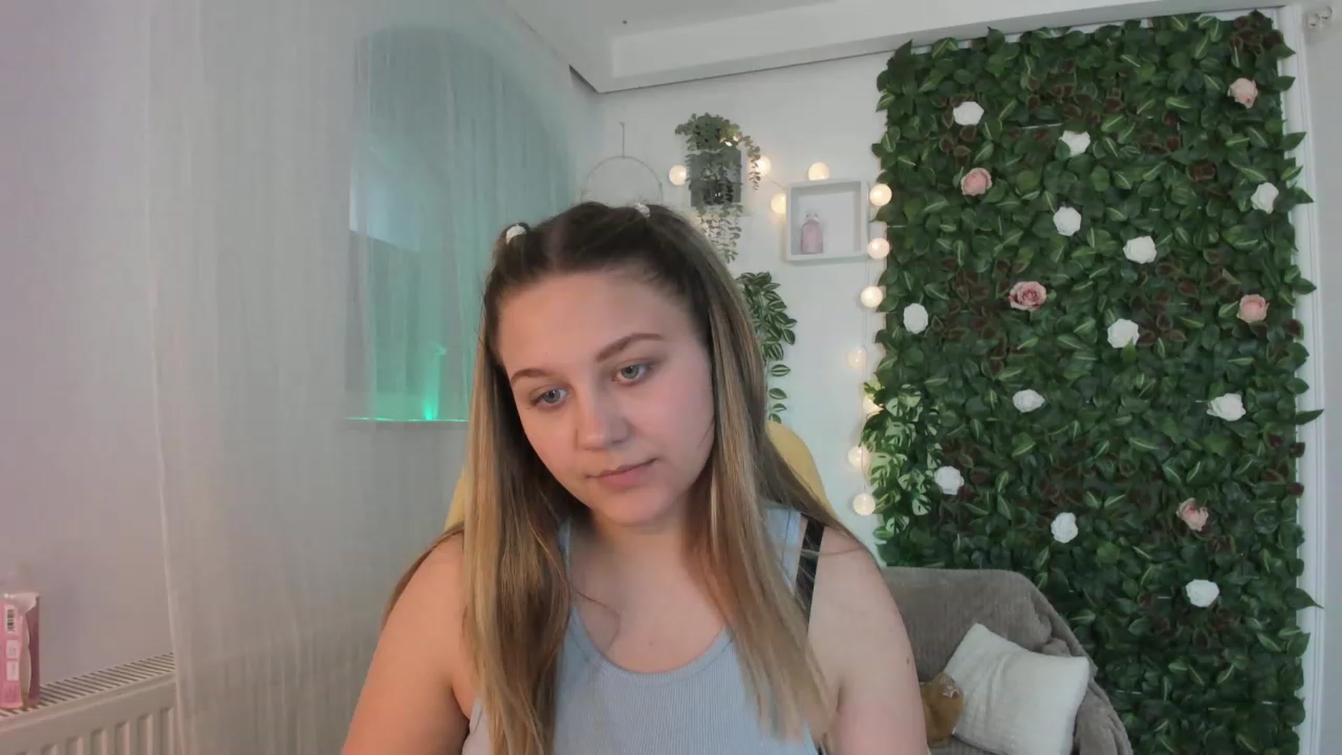 Gallery image thumbnail from Sofia_Lee18's myfreecams stream on, 06/04/2023, 12:00 image 7 of 20