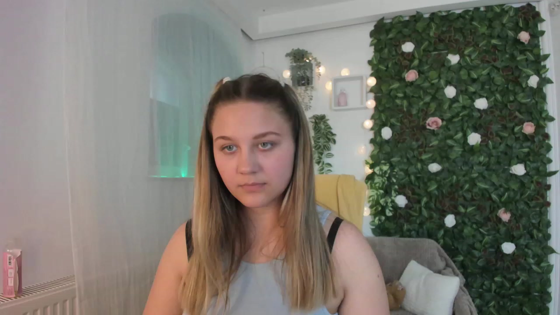 Gallery image thumbnail from Sofia_Lee18's myfreecams stream on, 06/04/2023, 13:16 image 7 of 20