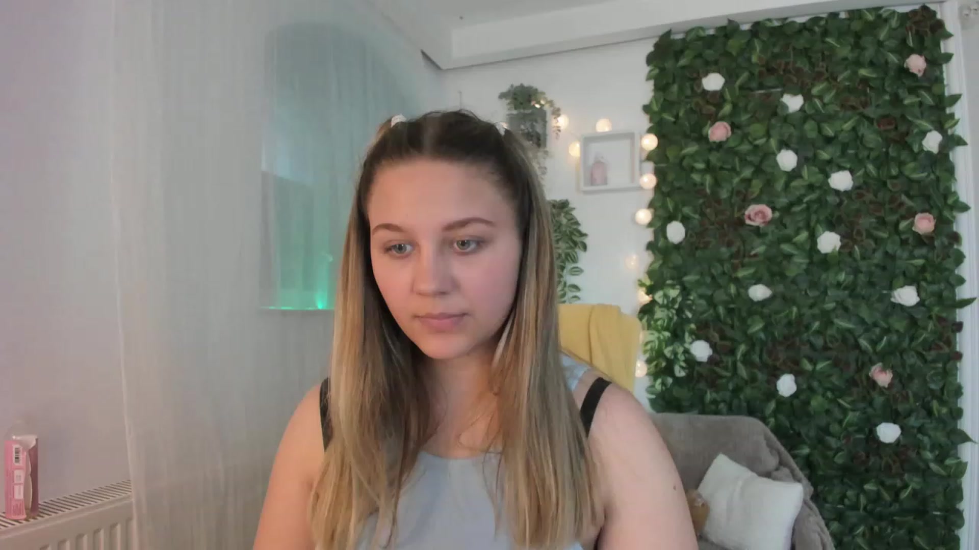 Gallery image thumbnail from Sofia_Lee18's myfreecams stream on, 06/04/2023, 13:16 image 5 of 20