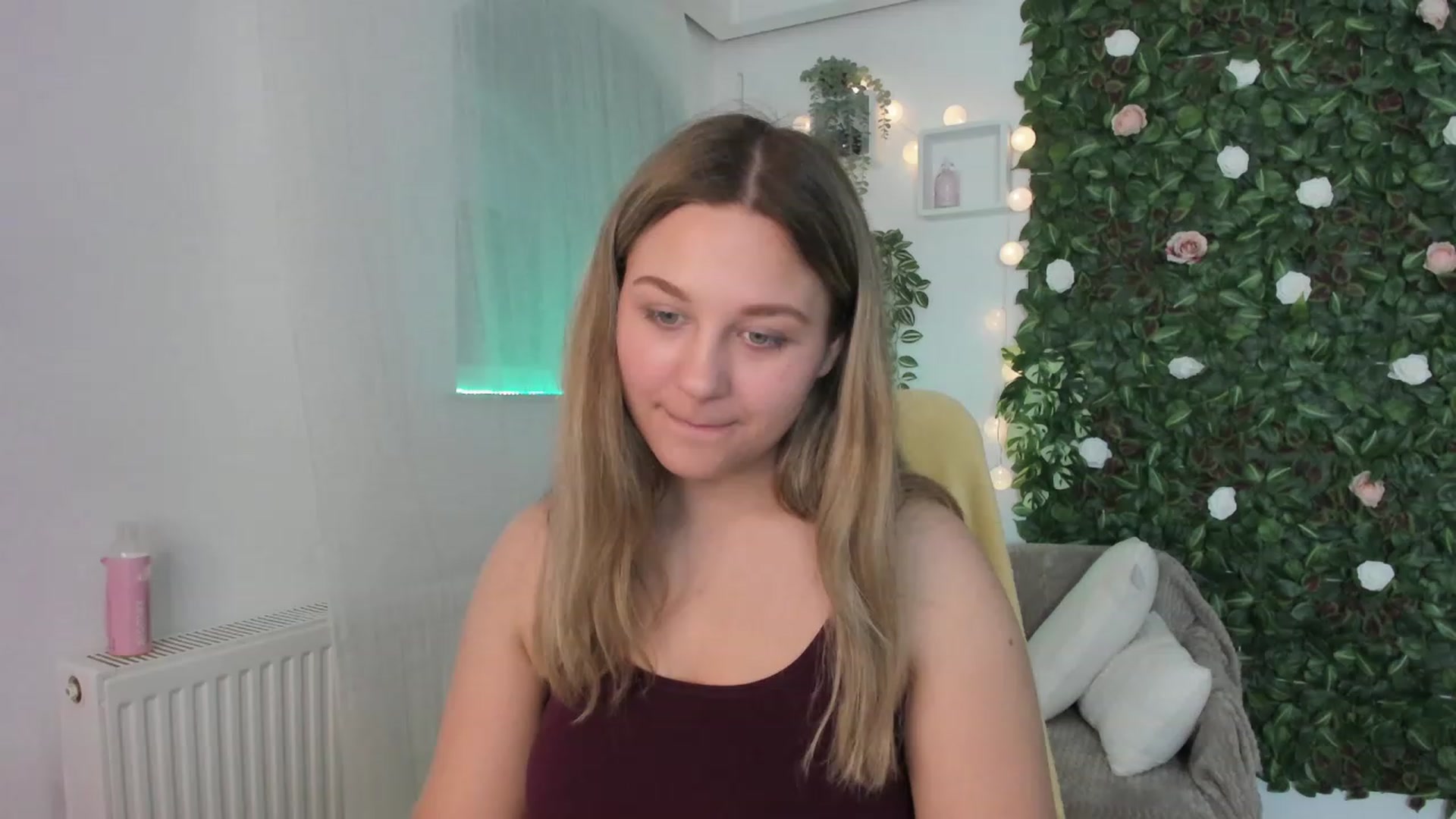 Gallery image thumbnail from Sofia_Lee18's myfreecams stream on, 06/06/2023, 08:57 image 5 of 20