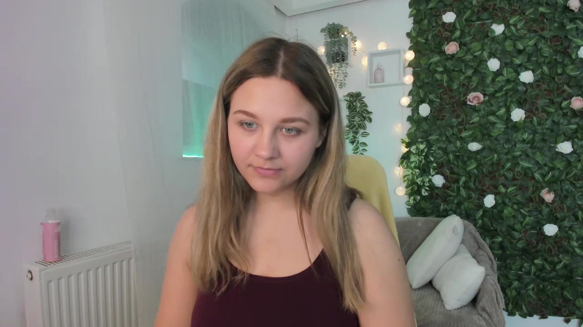 Gallery image thumbnail from Sofia_Lee18's myfreecams stream on, 06/06/2023, 08:57 image 12 of 20