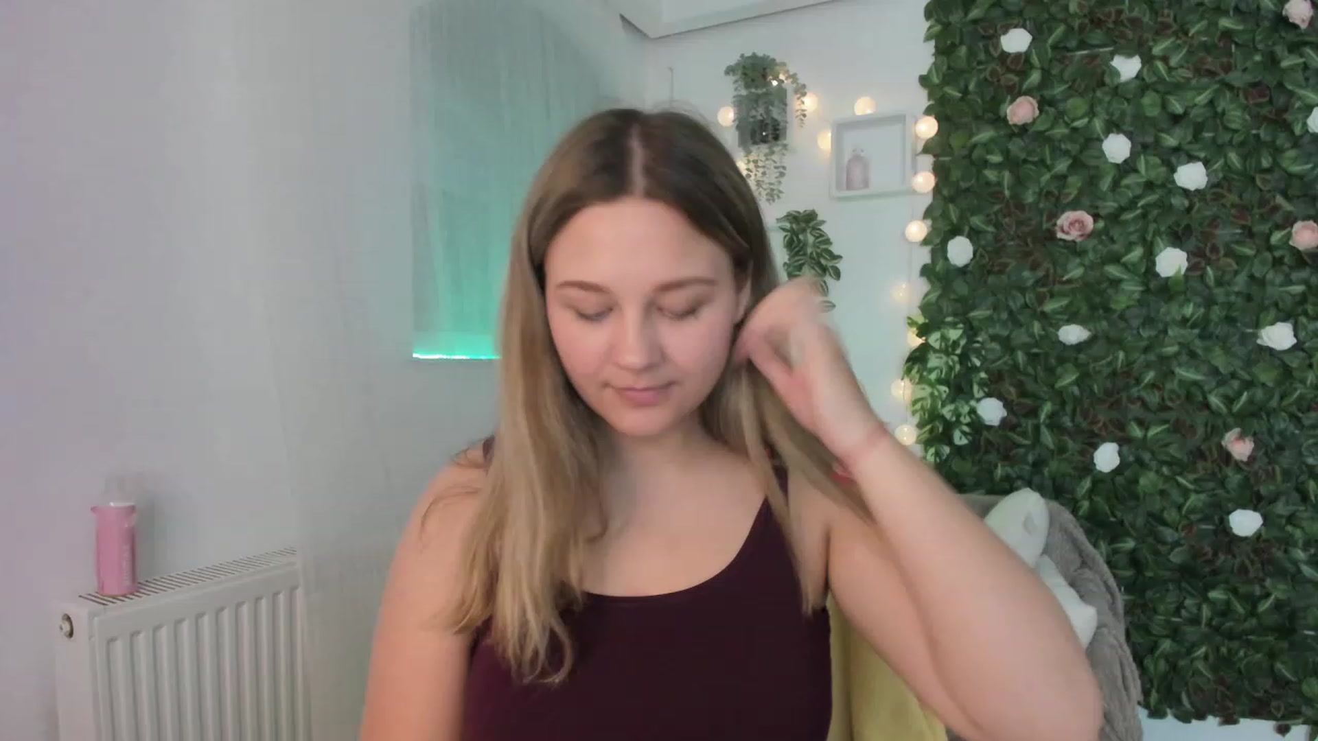 Gallery image thumbnail from Sofia_Lee18's myfreecams stream on, 06/06/2023, 08:57 image 6 of 20