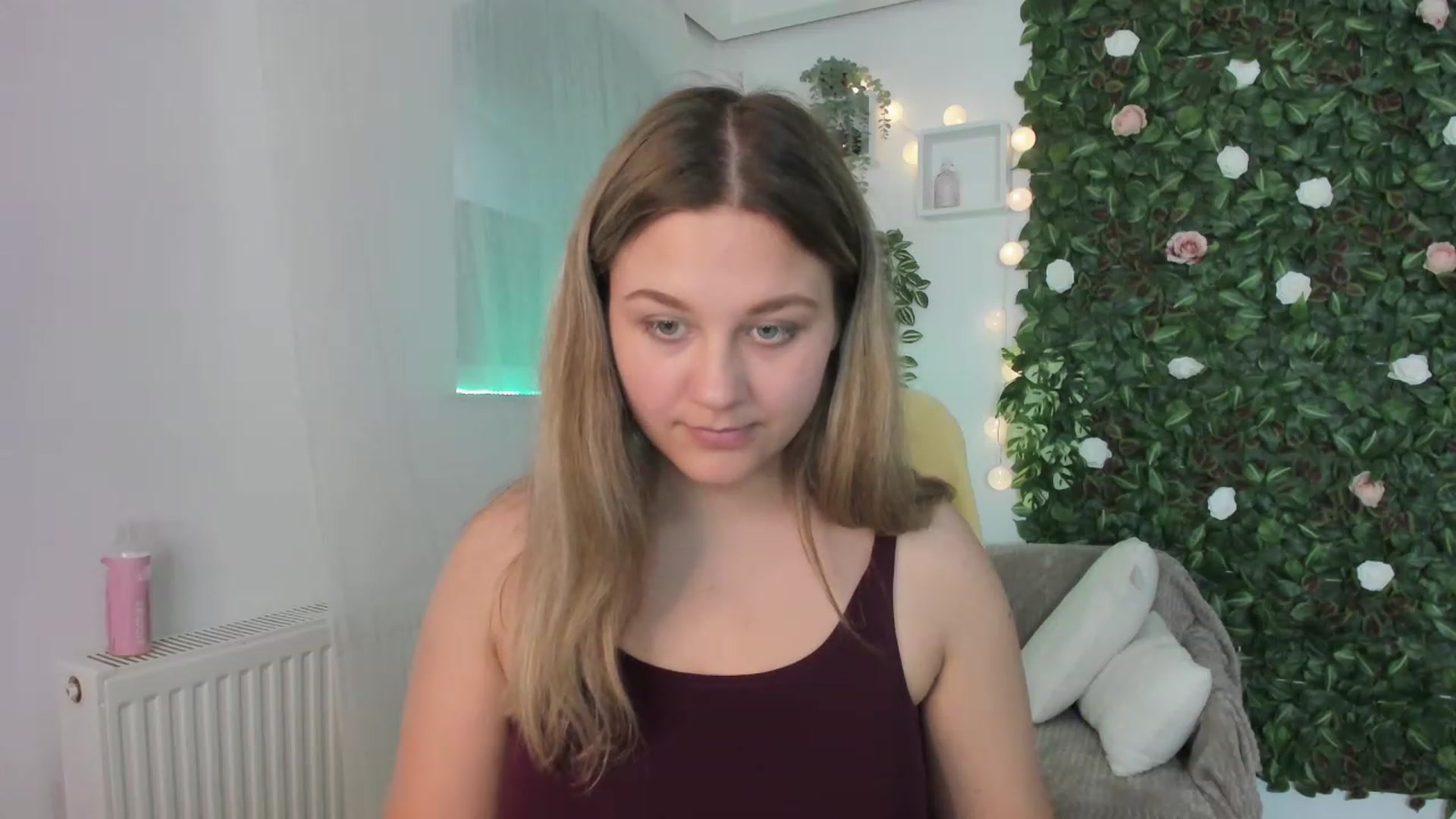 Gallery image thumbnail from Sofia_Lee18's myfreecams stream on, 06/06/2023, 08:57 image 11 of 20