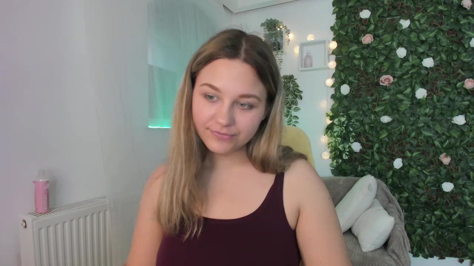 Gallery image thumbnail from Sofia_Lee18's myfreecams stream on, 06/06/2023, 08:57 image 14 of 20