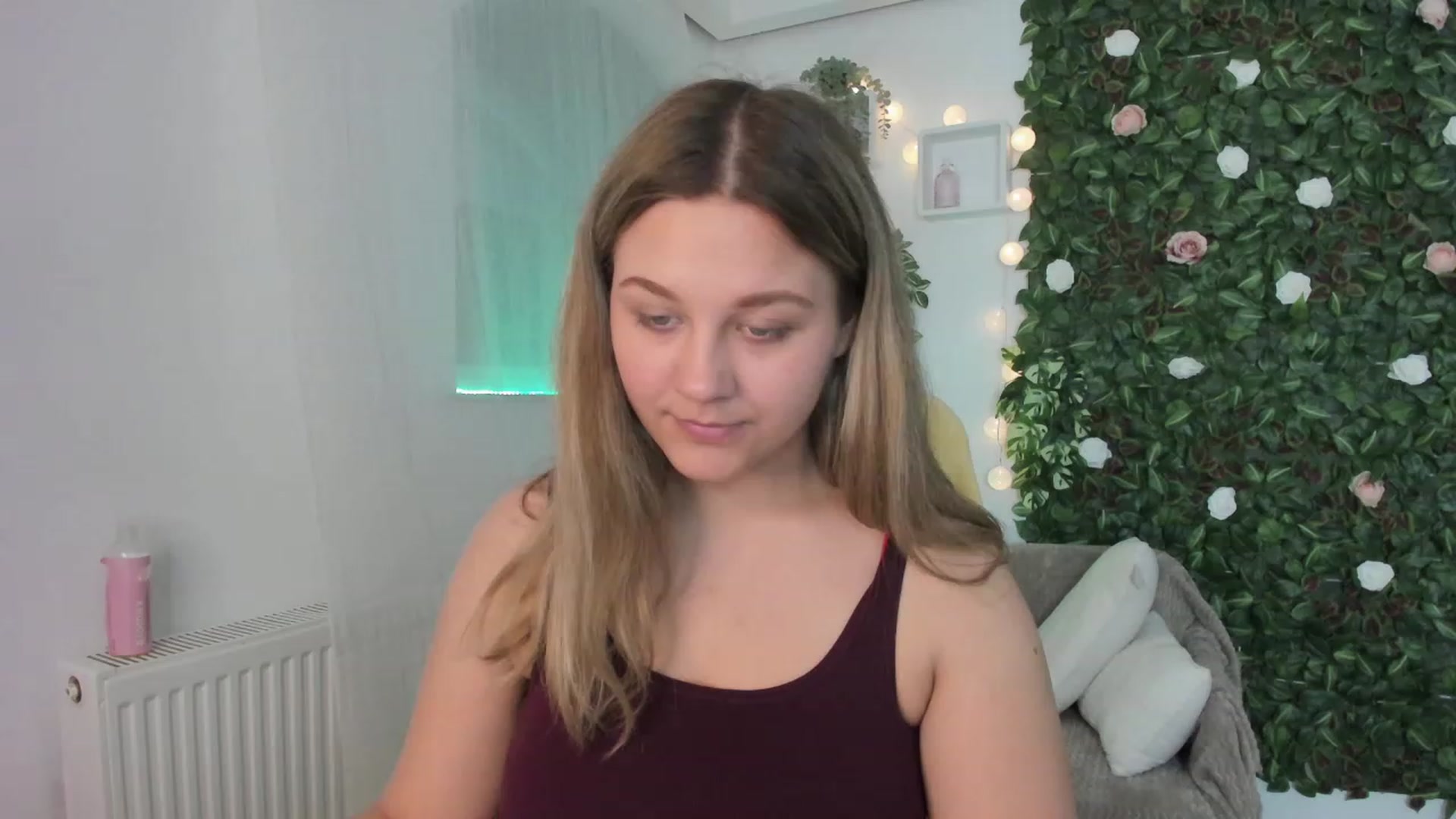 Gallery image thumbnail from Sofia_Lee18's myfreecams stream on, 06/06/2023, 08:57 image 2 of 20