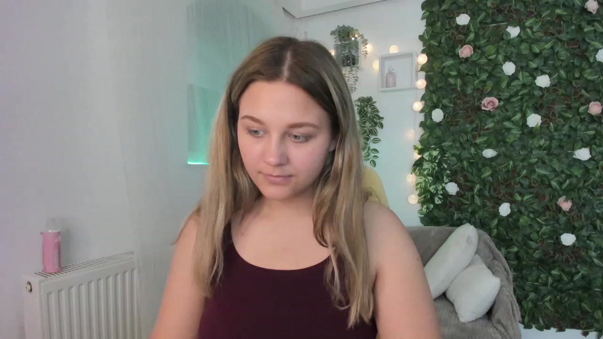 Gallery image thumbnail from Sofia_Lee18's myfreecams stream on, 06/06/2023, 11:04 image 14 of 20