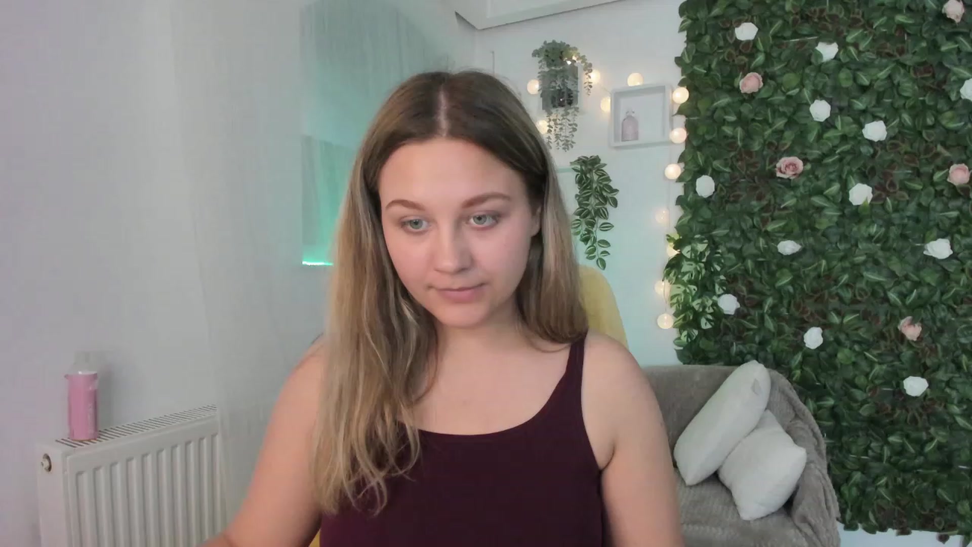 Gallery image thumbnail from Sofia_Lee18's myfreecams stream on, 06/06/2023, 11:04 image 18 of 20