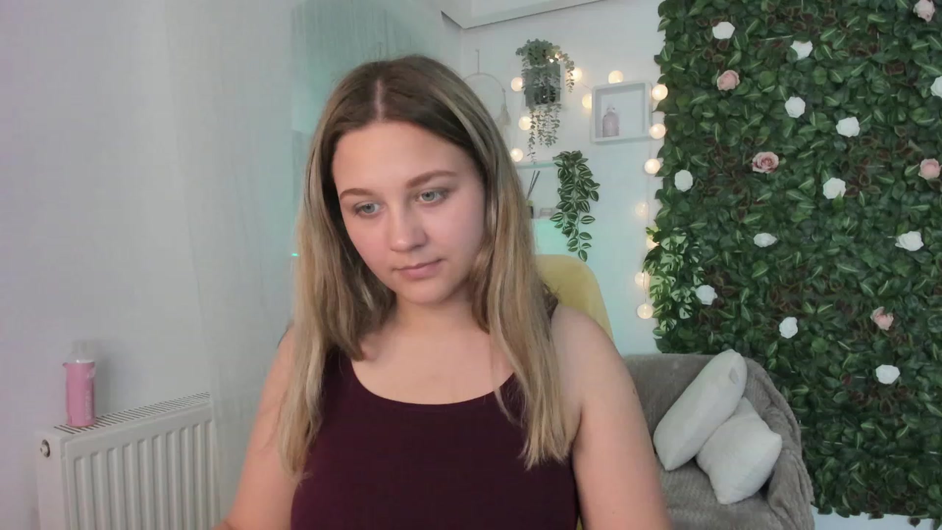 Gallery image thumbnail from Sofia_Lee18's myfreecams stream on, 06/06/2023, 11:04 image 12 of 20