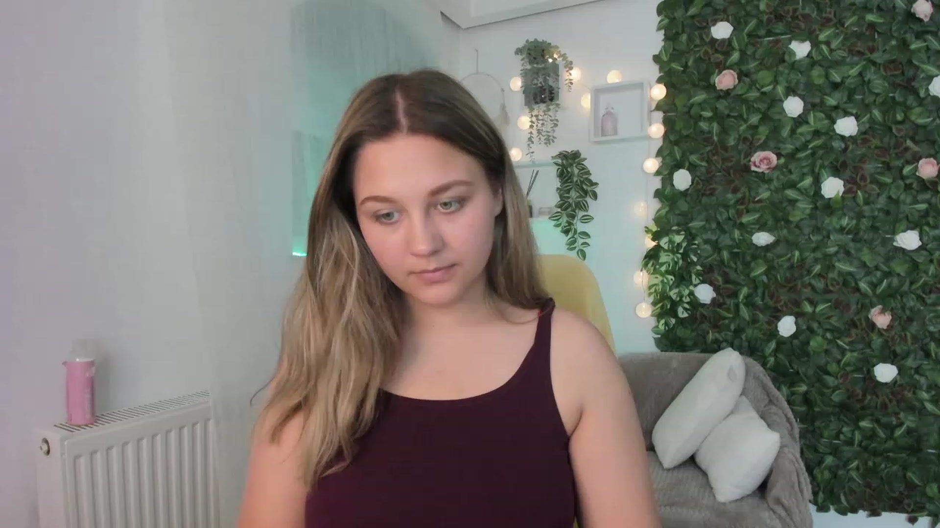 Gallery image thumbnail from Sofia_Lee18's myfreecams stream on, 06/06/2023, 11:04 image 15 of 20