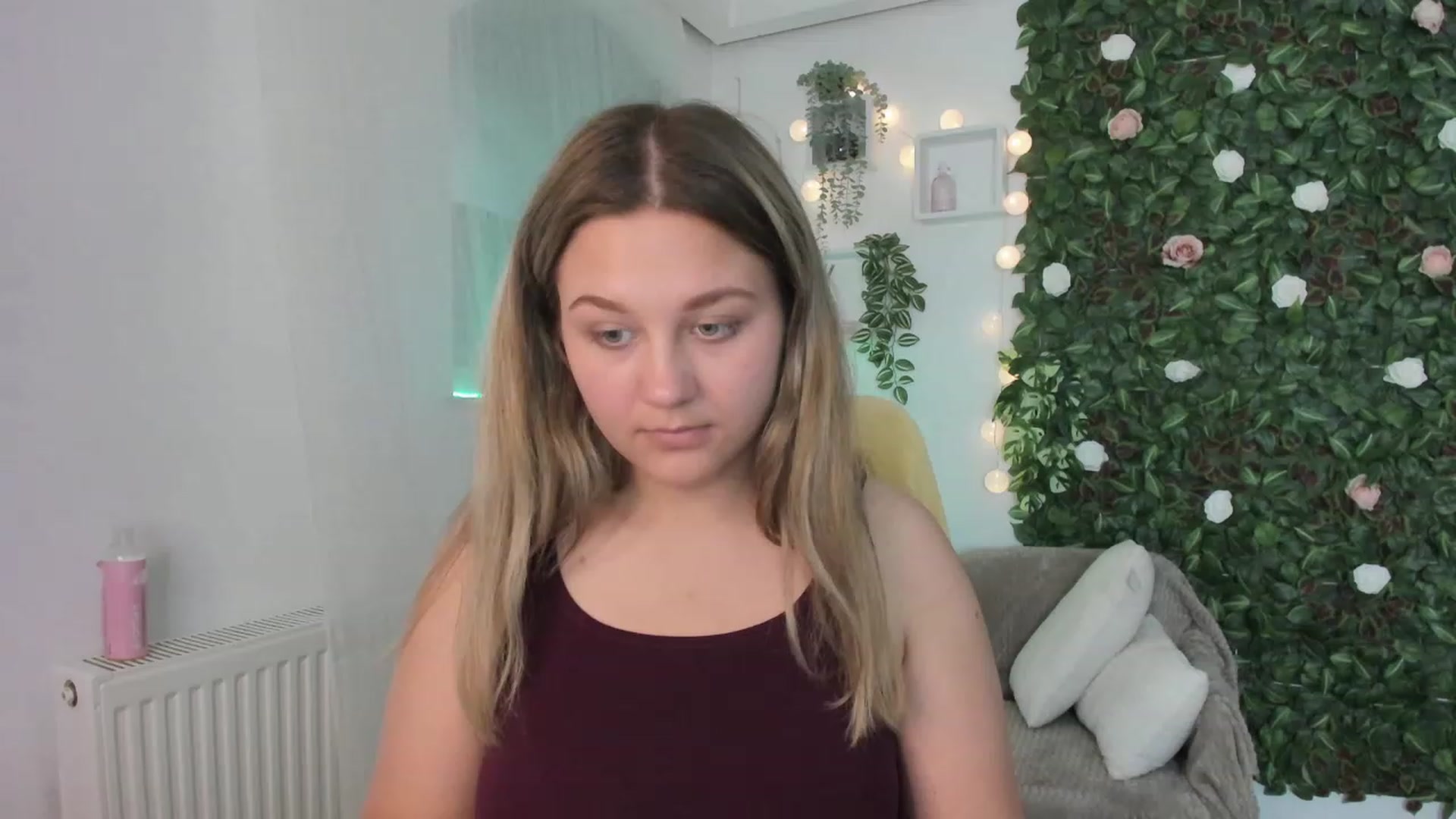 Gallery image thumbnail from Sofia_Lee18's myfreecams stream on, 06/06/2023, 11:04 image 13 of 20