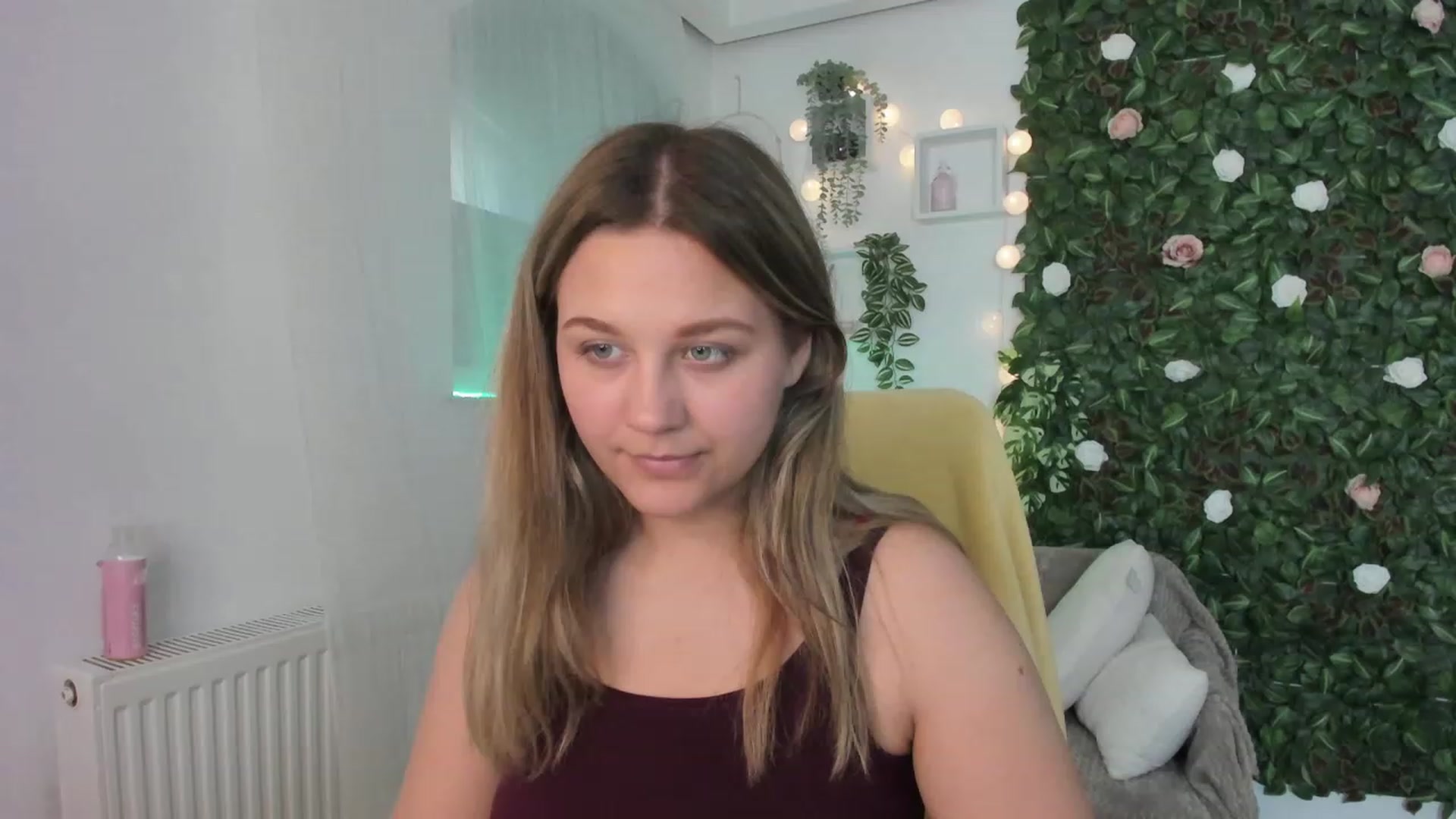Gallery image thumbnail from Sofia_Lee18's myfreecams stream on, 06/06/2023, 11:04 image 1 of 20