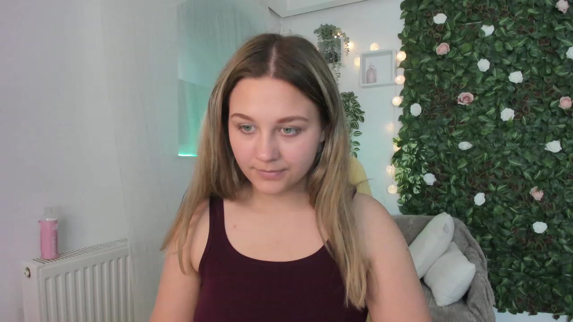 Gallery image thumbnail from Sofia_Lee18's myfreecams stream on, 06/06/2023, 11:04 image 11 of 20