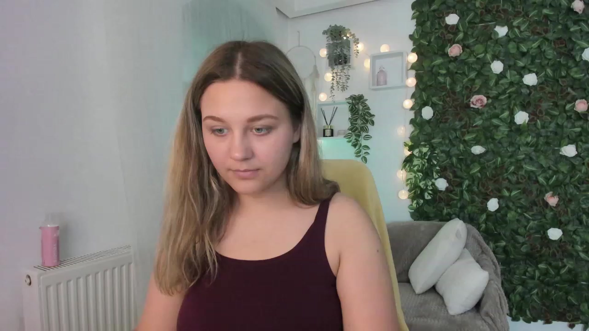 Gallery image thumbnail from Sofia_Lee18's myfreecams stream on, 06/06/2023, 11:04 image 16 of 20