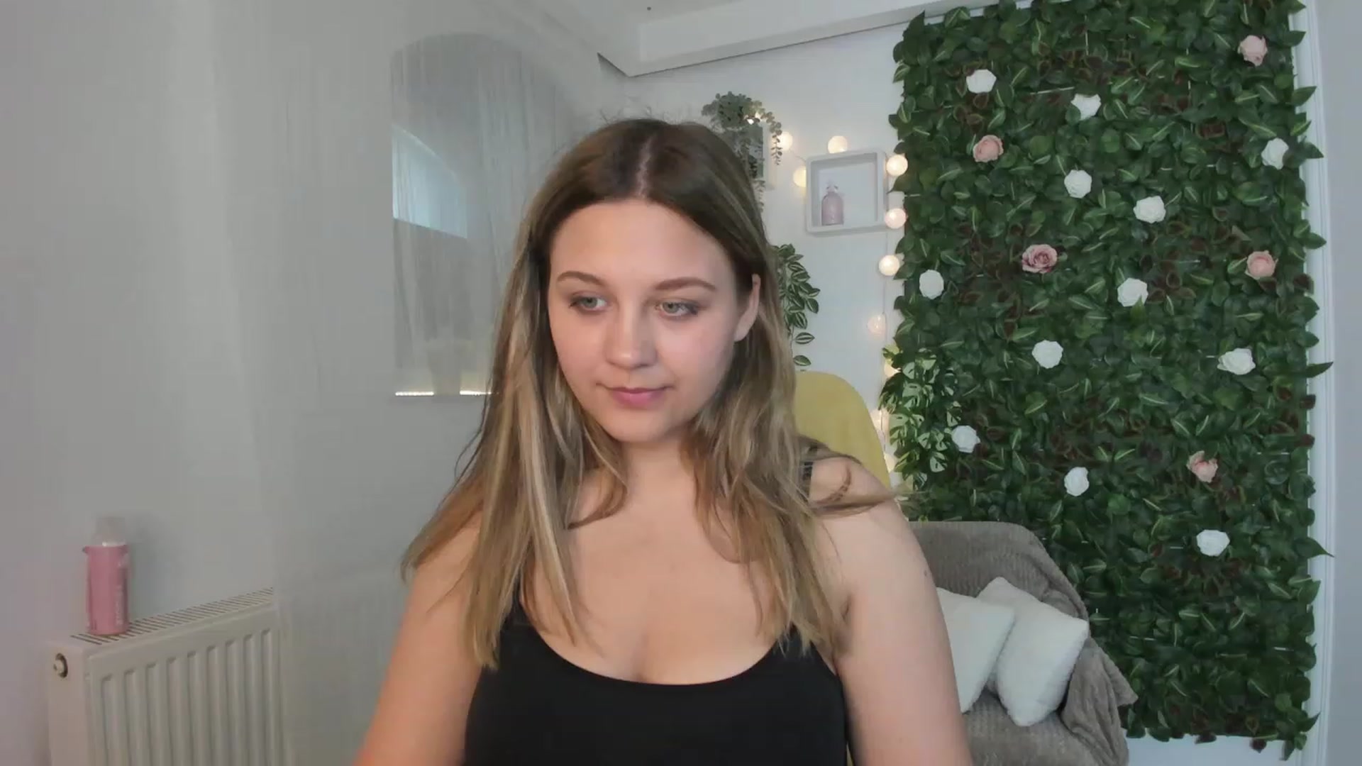 Gallery image thumbnail from Sofia_Lee18's myfreecams stream on, 06/08/2023, 10:07 image 20 of 20