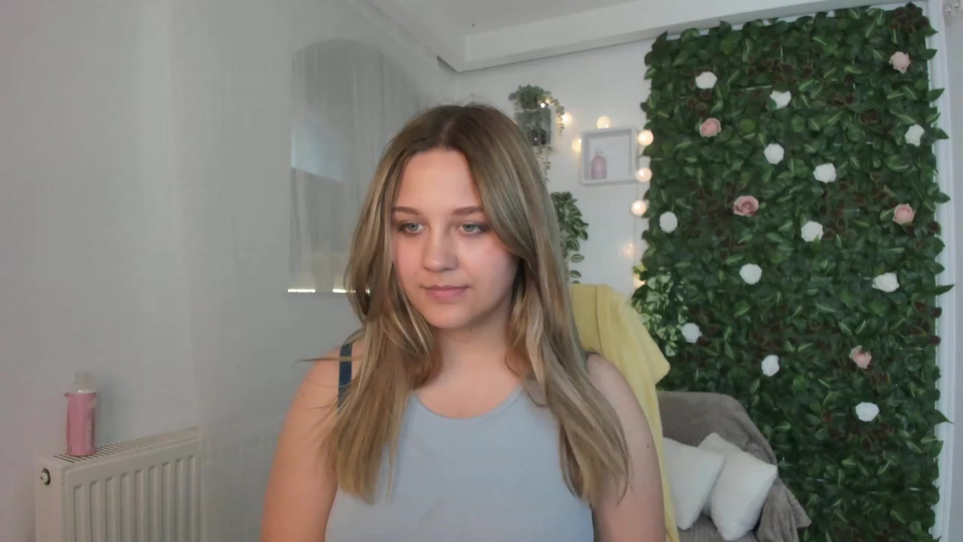 Gallery image thumbnail from Sofia_Lee18's myfreecams stream on, 06/08/2023, 13:11 image 1 of 20
