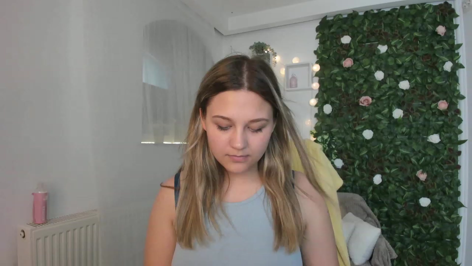 Gallery image thumbnail from Sofia_Lee18's myfreecams stream on, 06/08/2023, 13:11 image 16 of 20