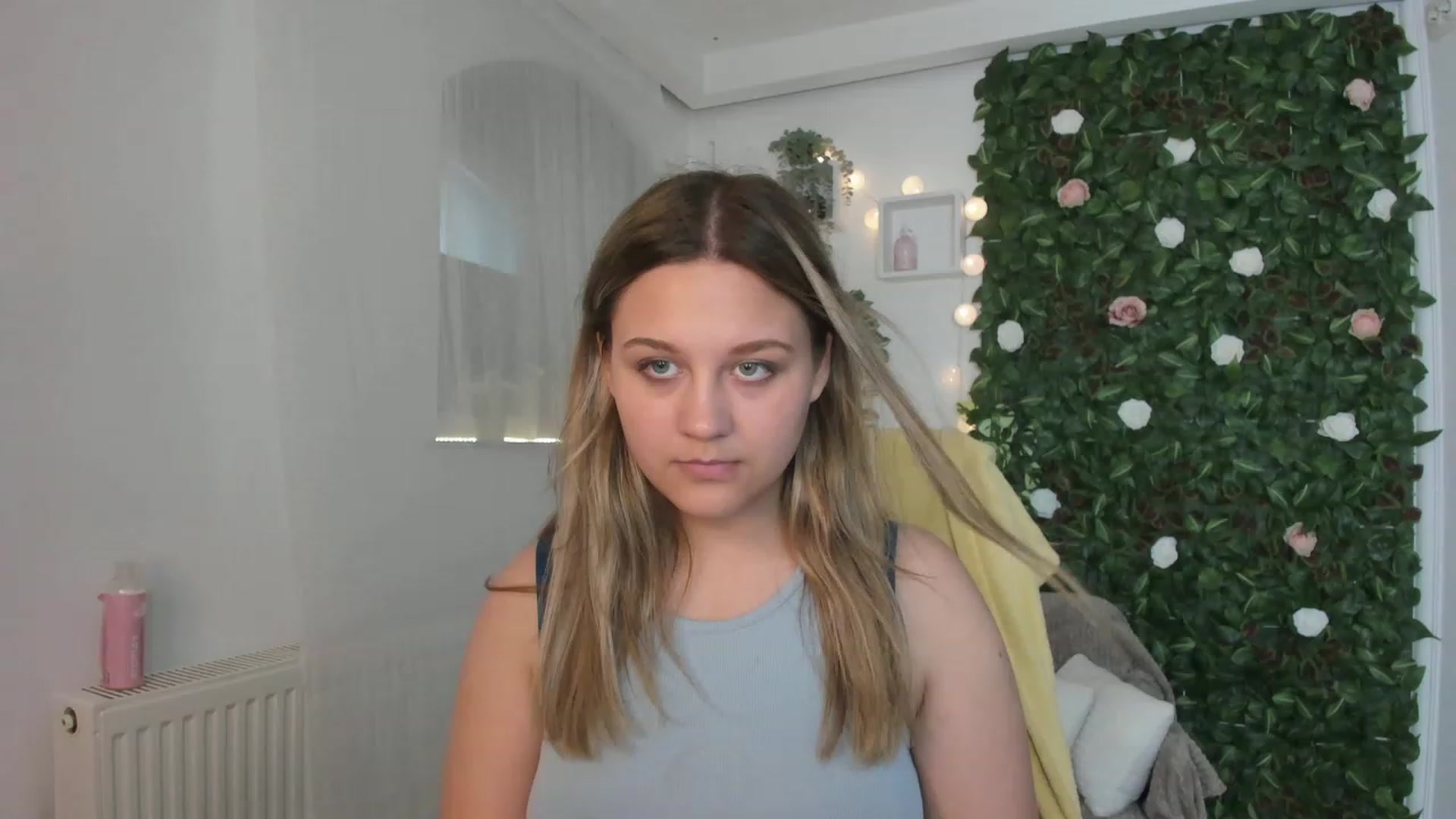 Gallery image thumbnail from Sofia_Lee18's myfreecams stream on, 06/08/2023, 13:11 image 17 of 20